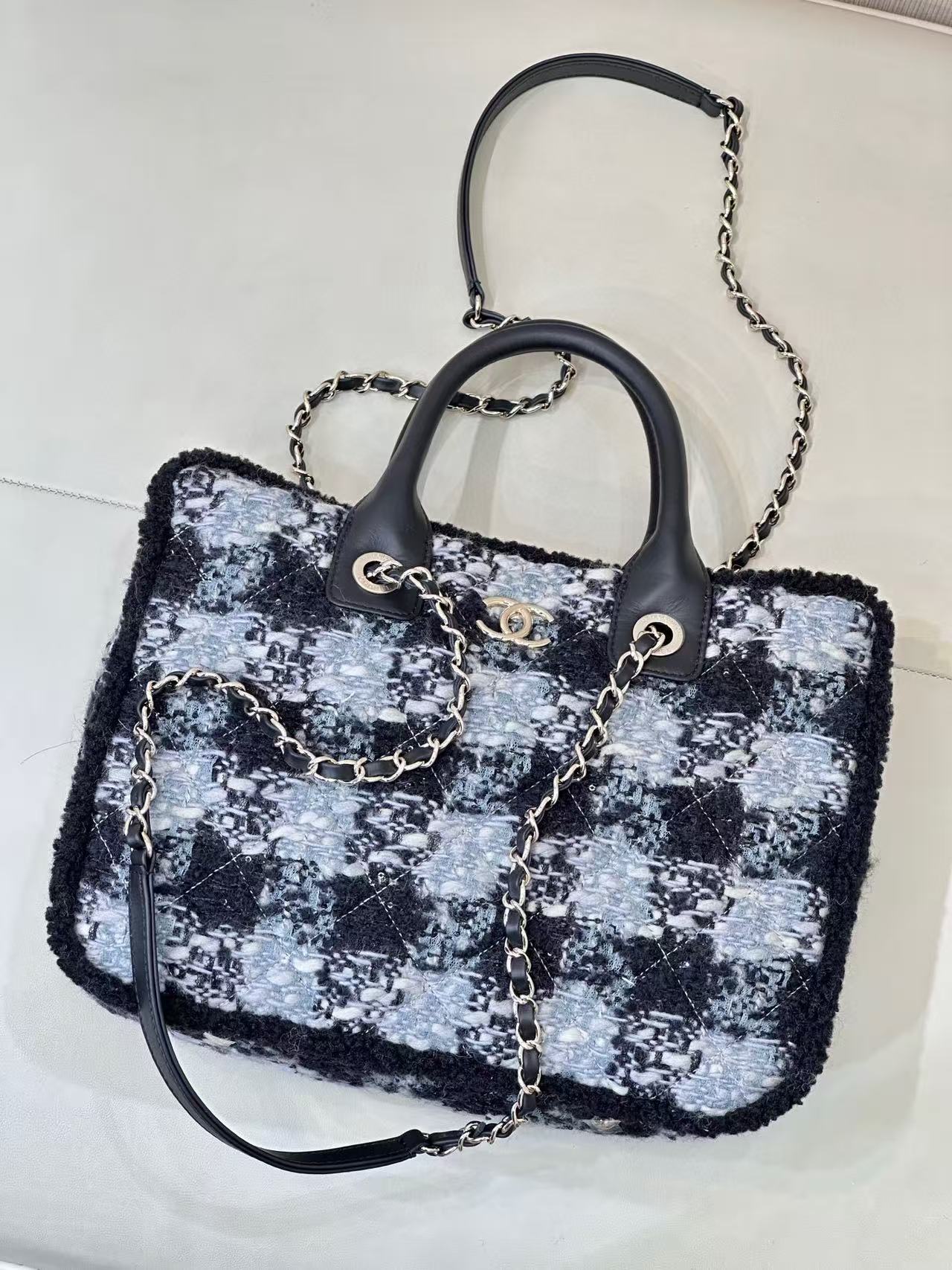 Chanel Tote Bag Black L