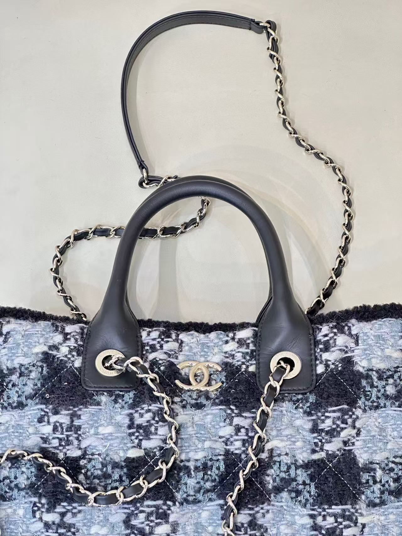 Chanel Tote Bag Black L