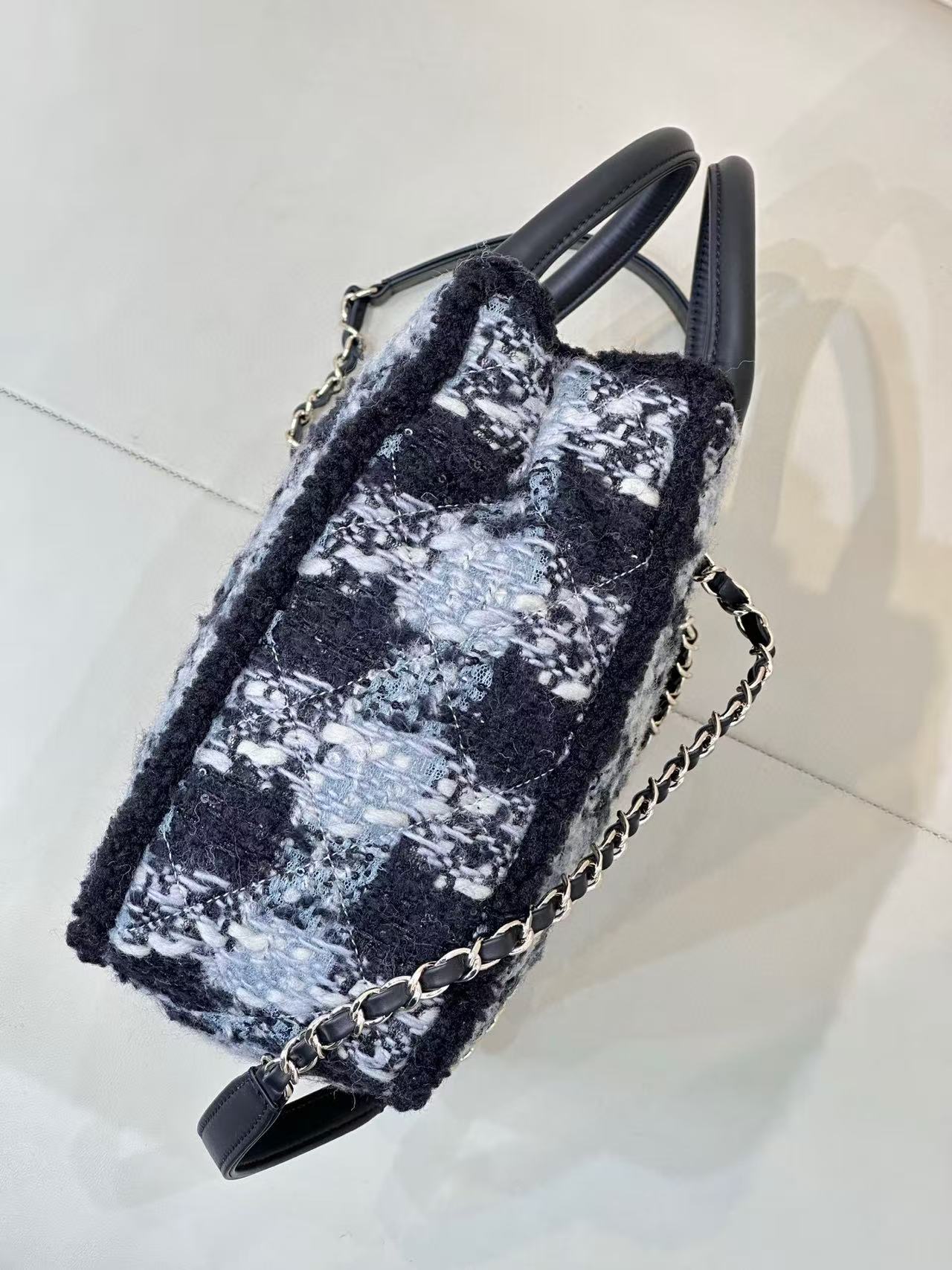 Chanel Tote Bag Black L
