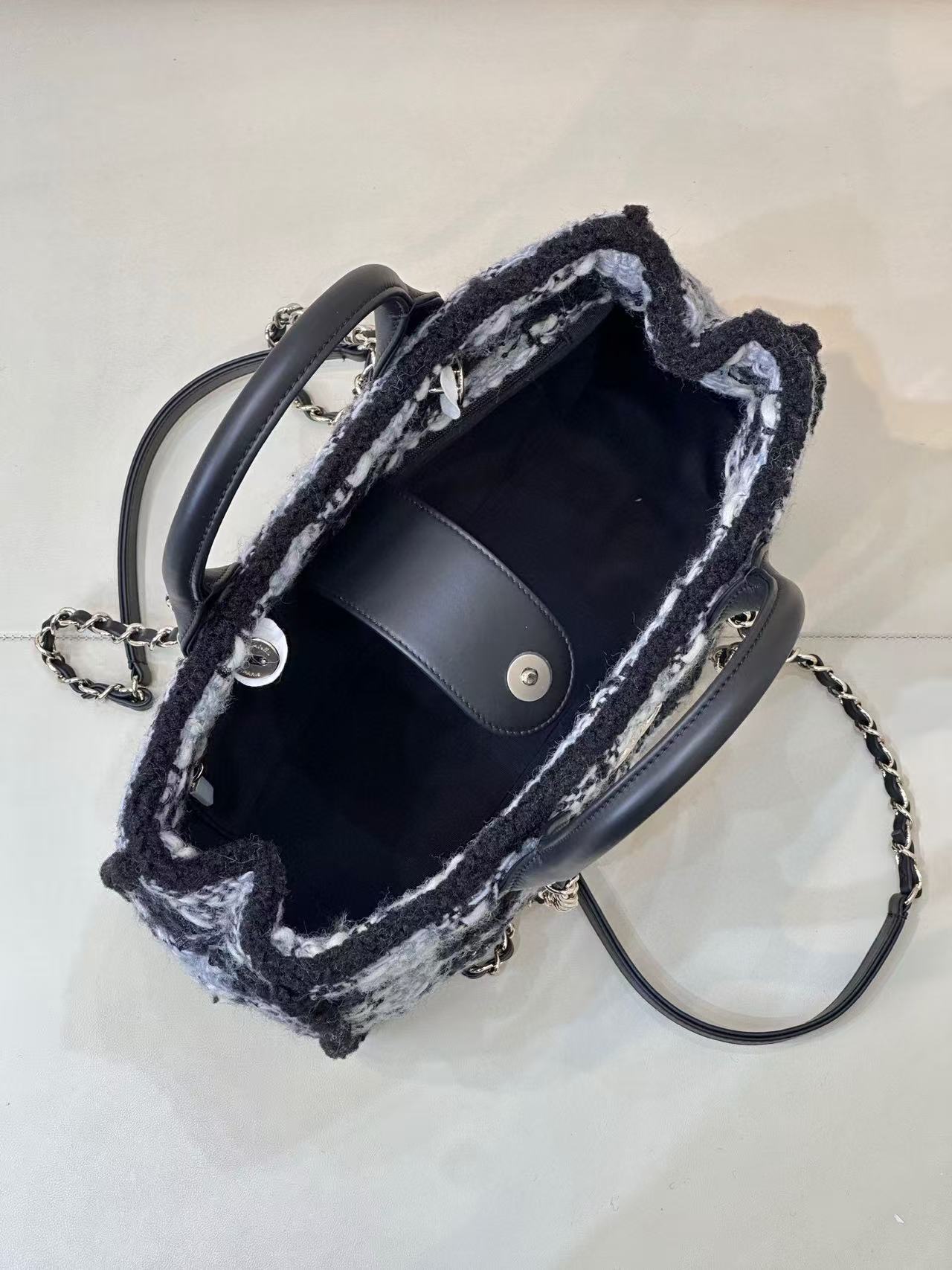Chanel Tote Bag Black L