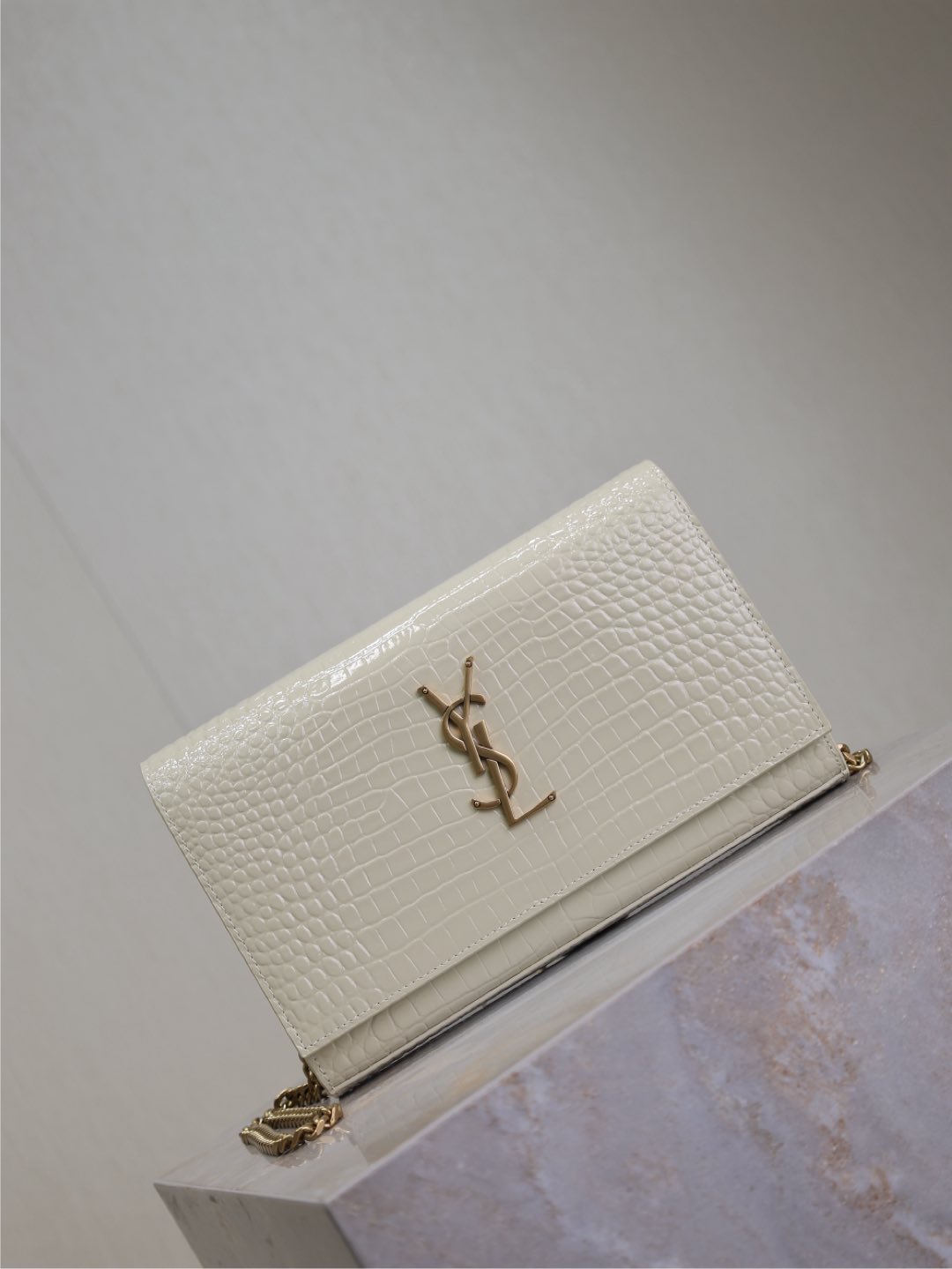 Basic Bag Cow Leather White 47cm-m-l-s