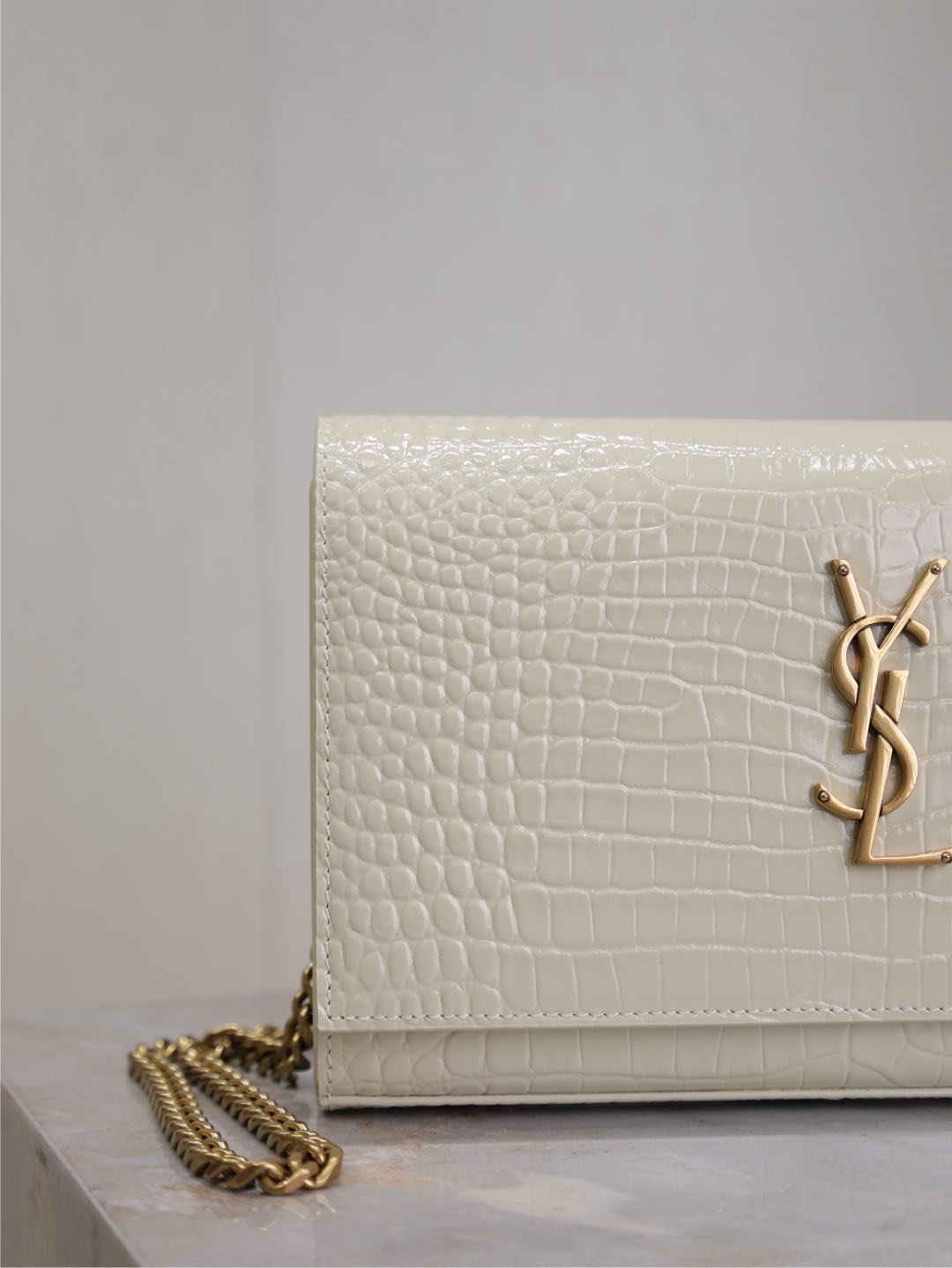 Basic Bag Cow Leather White 47cm-m-l-s