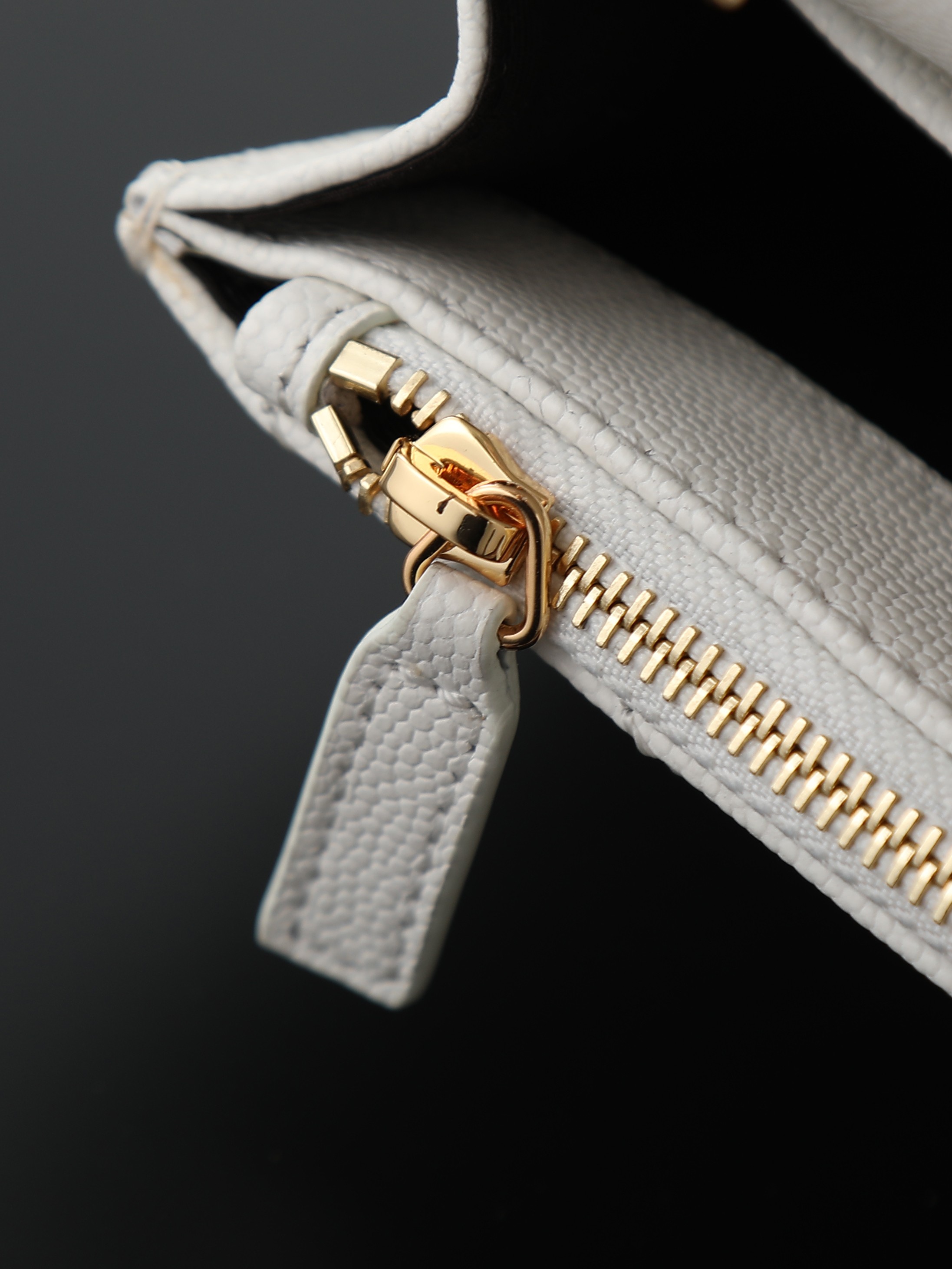 Clutch Bag Cow Leather White M