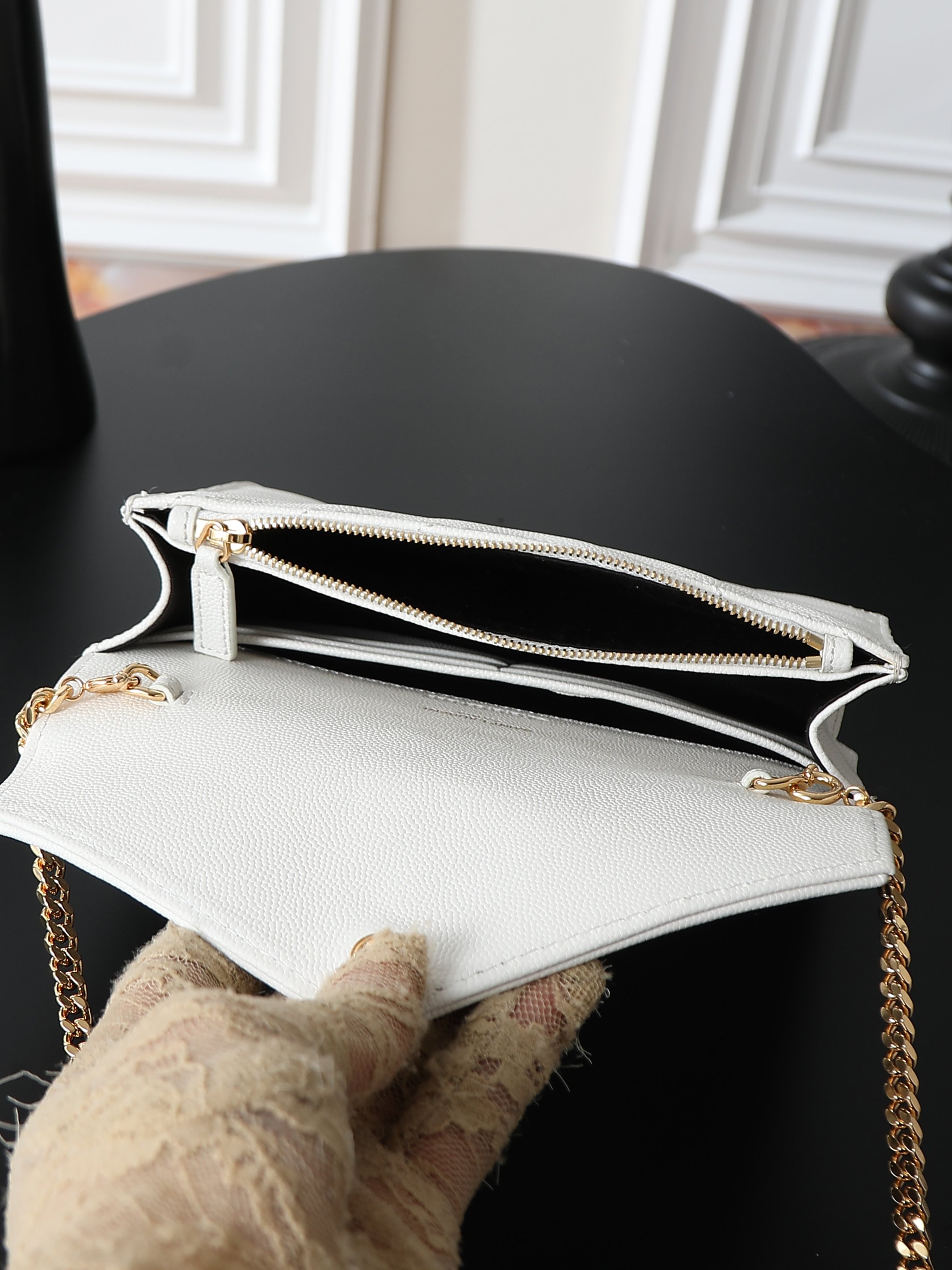 Clutch Bag Cow Leather White M