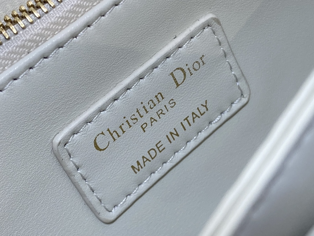 Clutch Bag Sheepskin White S-14cm