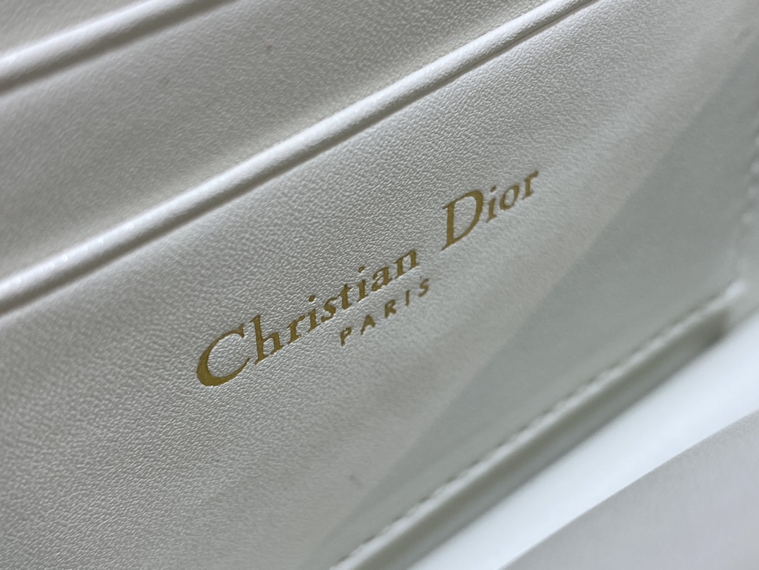 Clutch Bag Sheepskin White M-s