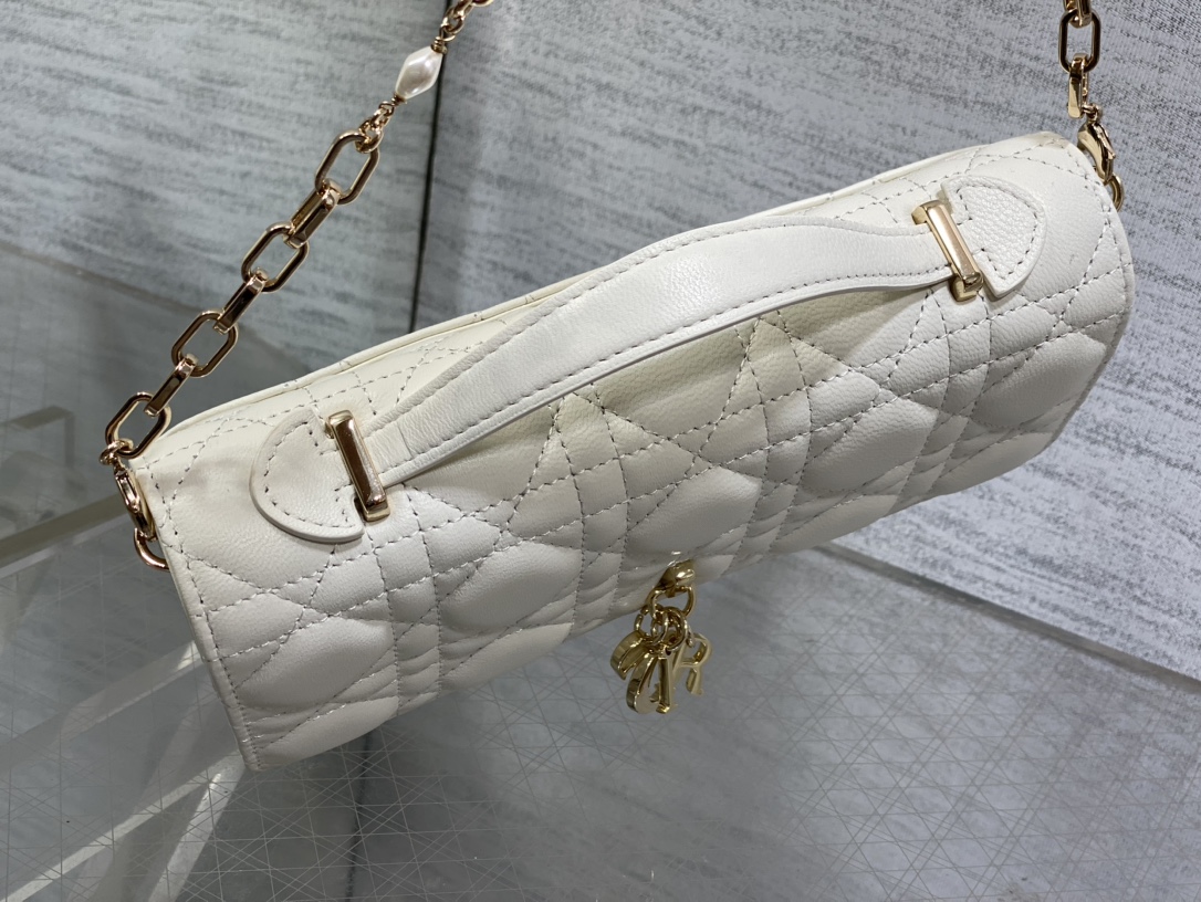 Clutch Bag Sheepskin White M-s
