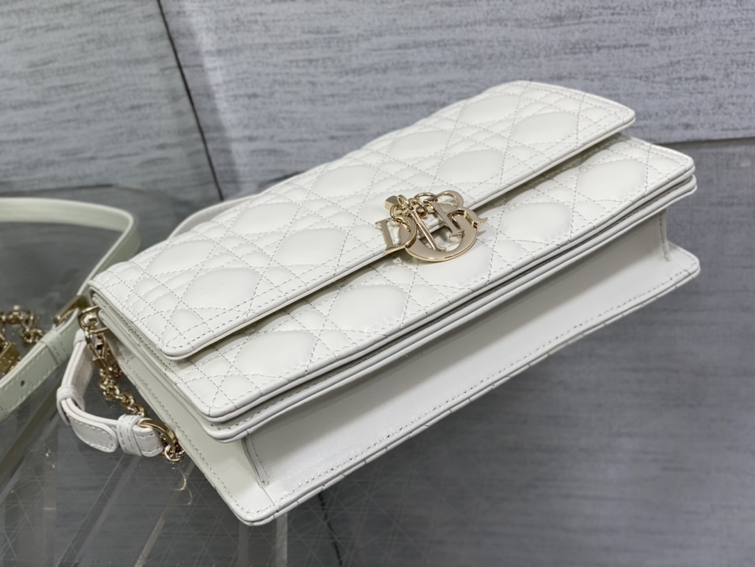 Clutch Bag Sheepskin White S-14cm