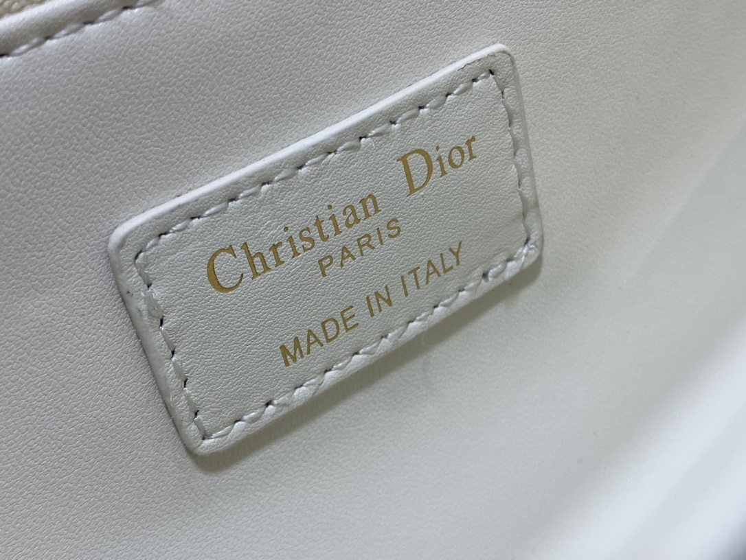Clutch Bag Sheepskin White S-14cm