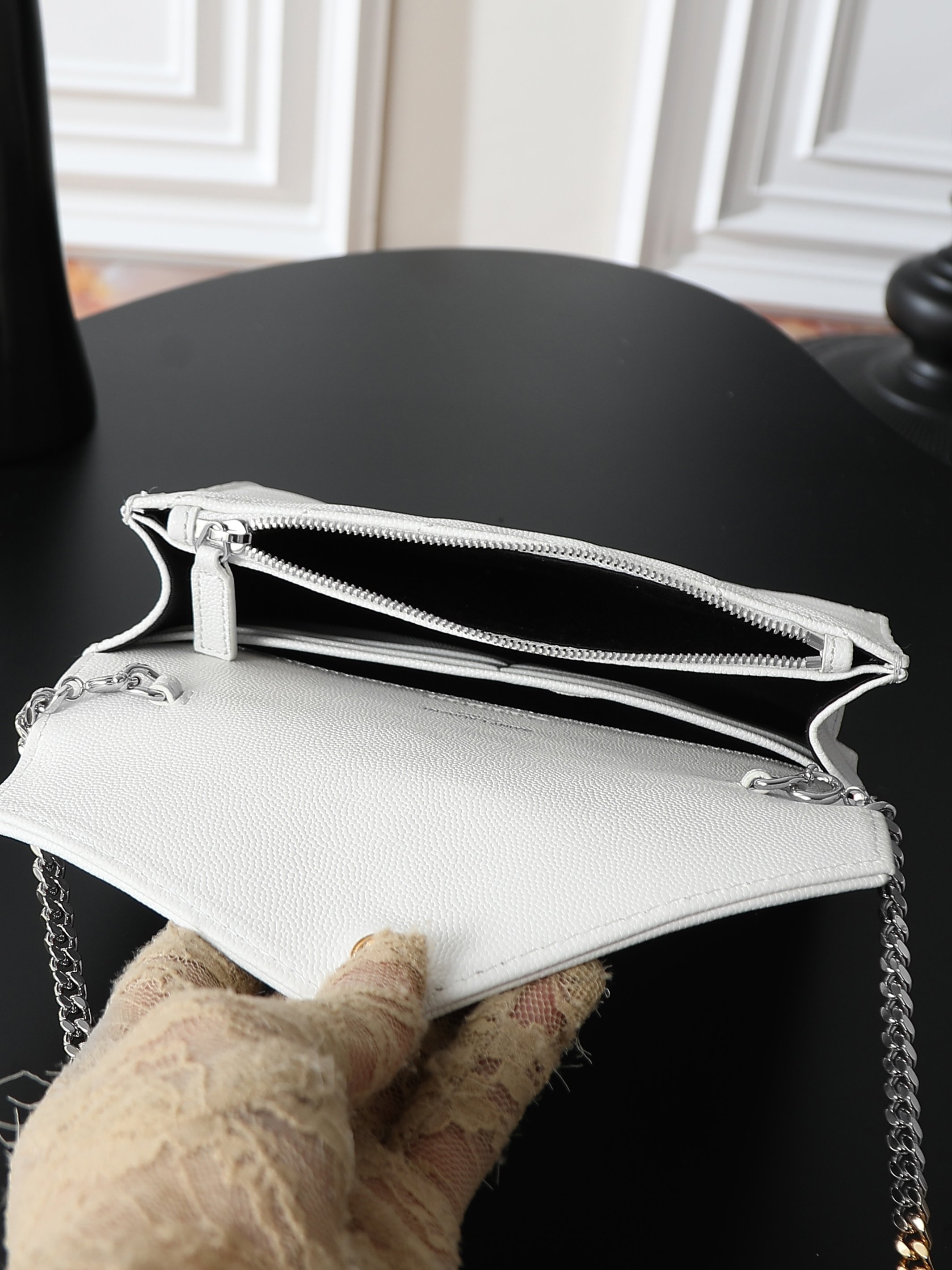 Clutch Bag Cow Leather White M