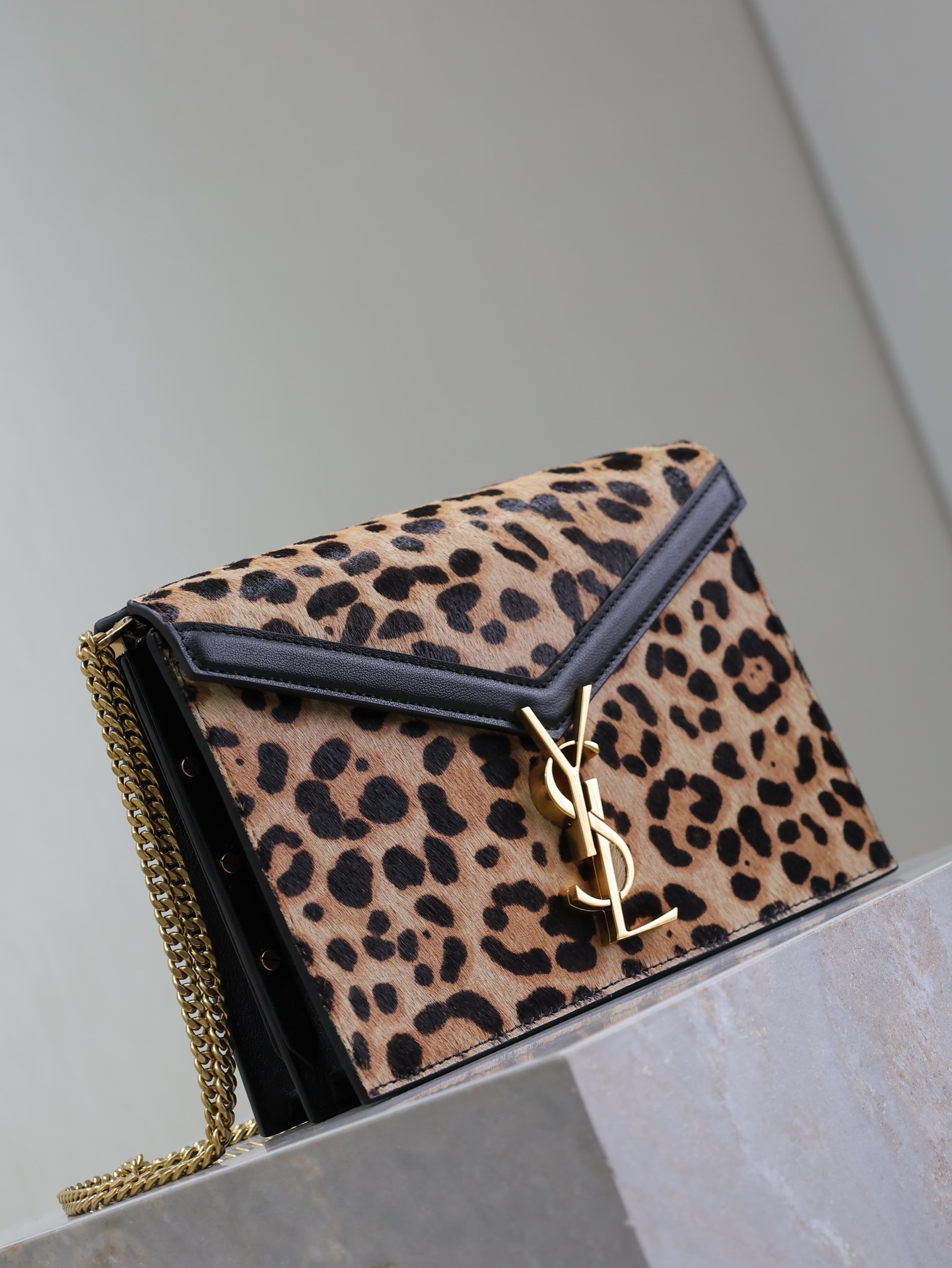 Basic Bag Cow Leather M-s