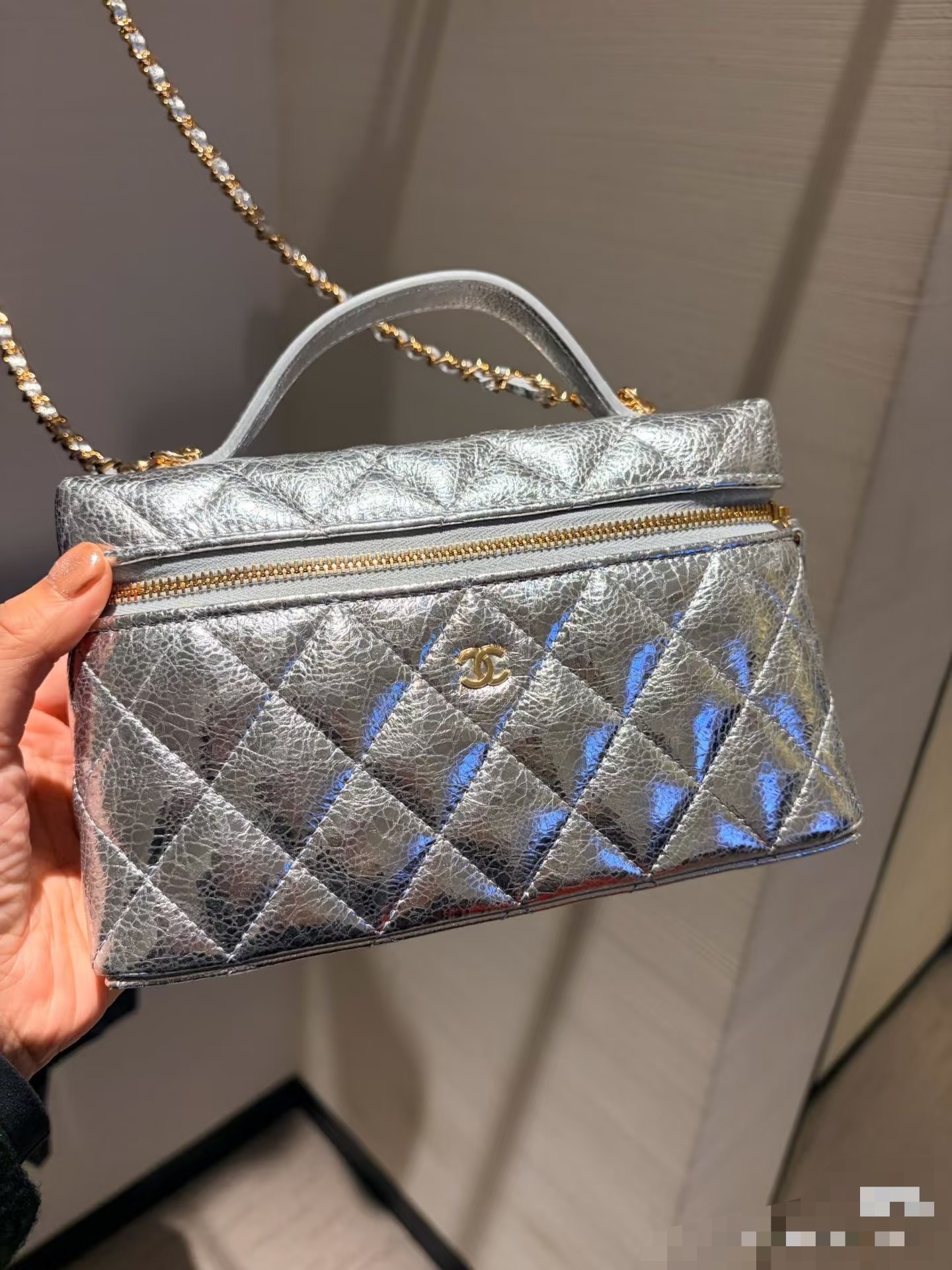 Chanel Basic Bag Black M-l