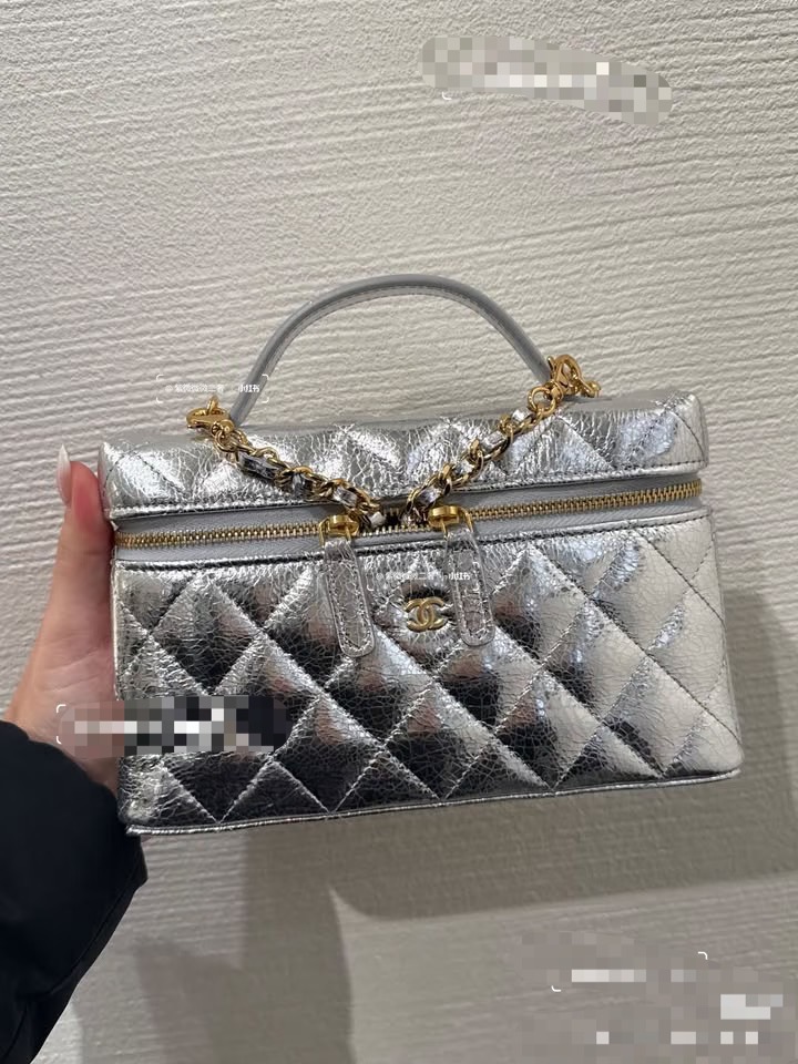 Chanel Basic Bag Black M-l