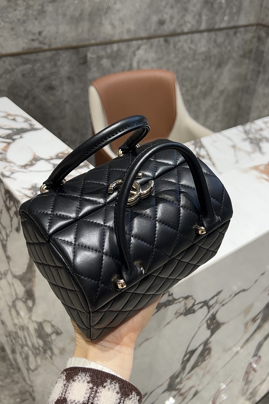 Chanel Basic Bag Sheepskin Black M-l