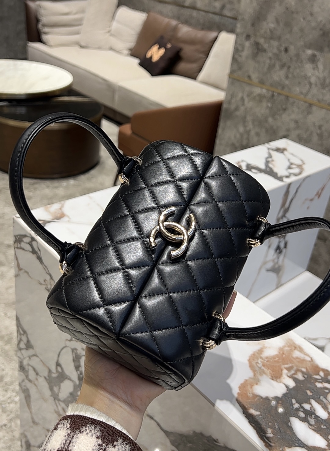 Chanel Basic Bag Sheepskin Black M-l