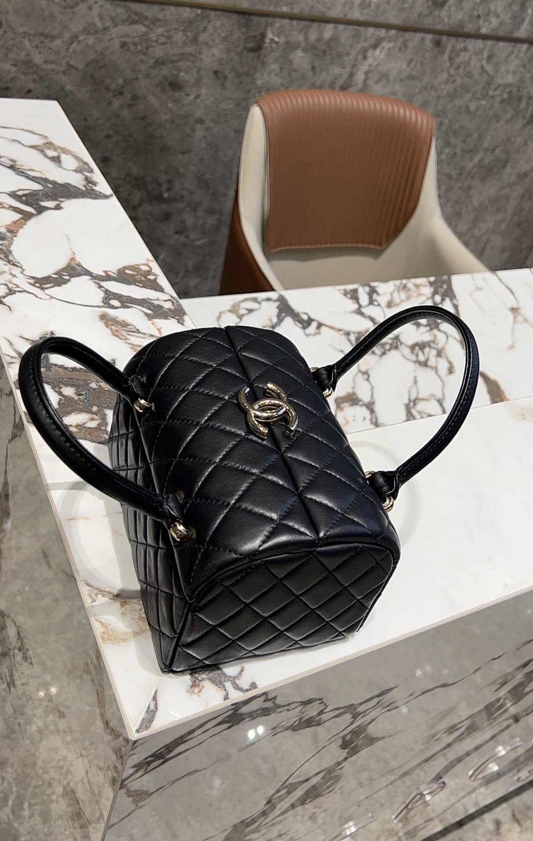 Chanel Basic Bag Sheepskin Black M-l