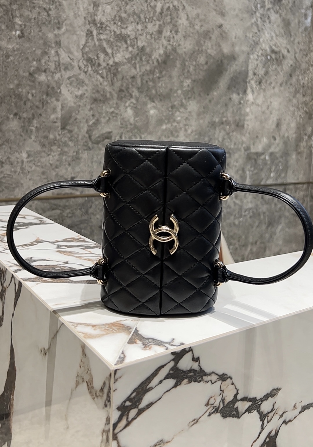 Chanel Basic Bag Sheepskin Black M-l