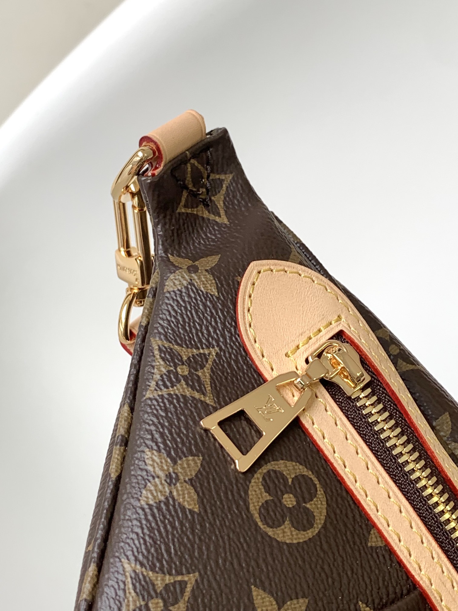 Basic Bag Cow Leather M