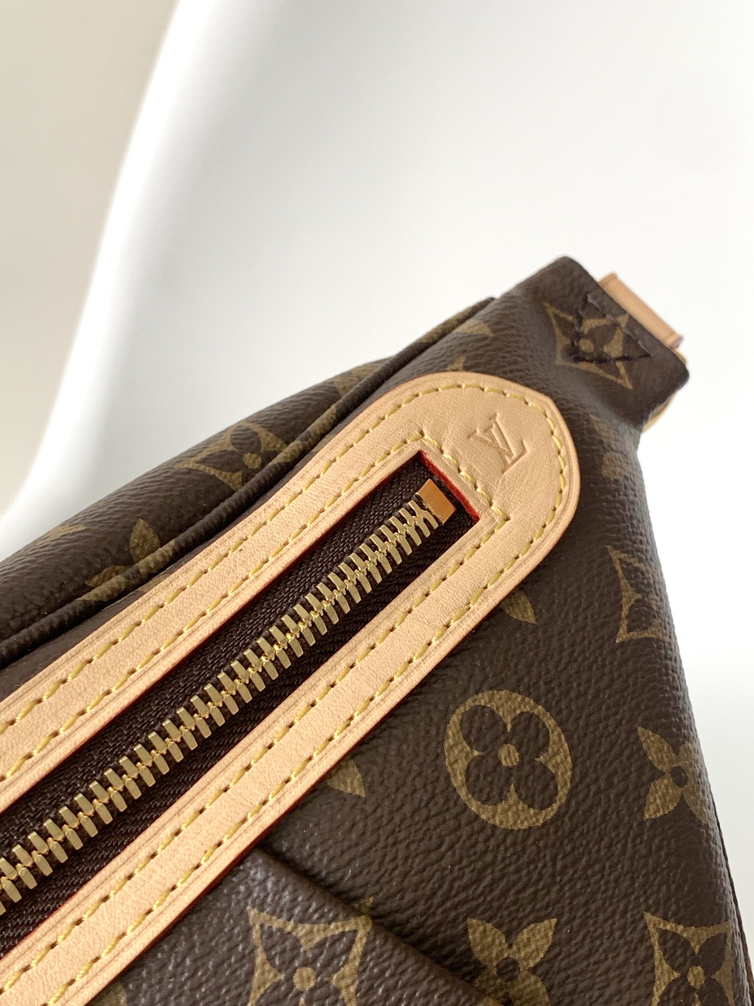 Basic Bag Cow Leather M
