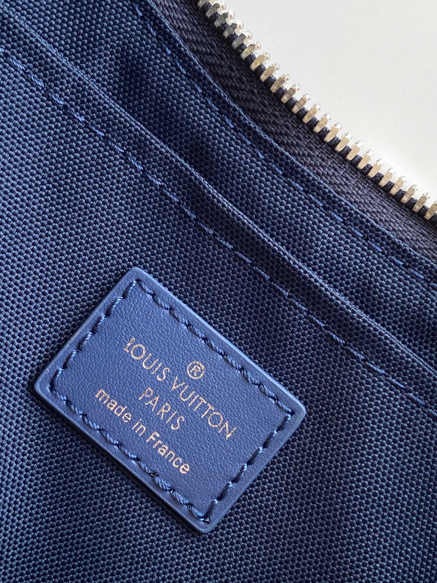 Louis Vuitton Basic Bag Canvas M-l-s