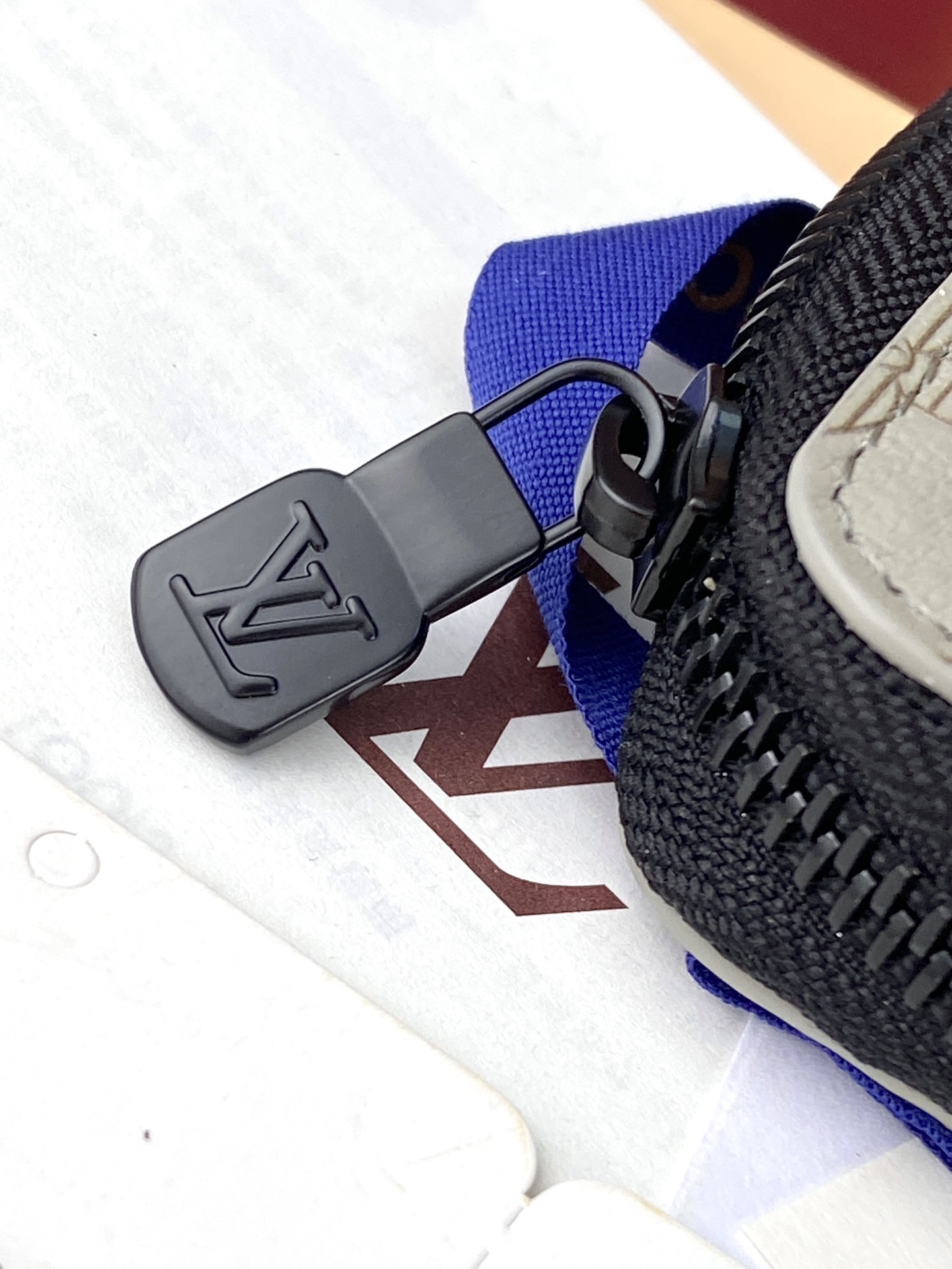 Louis Vuitton Basic Bag Cow Leather M-l-s