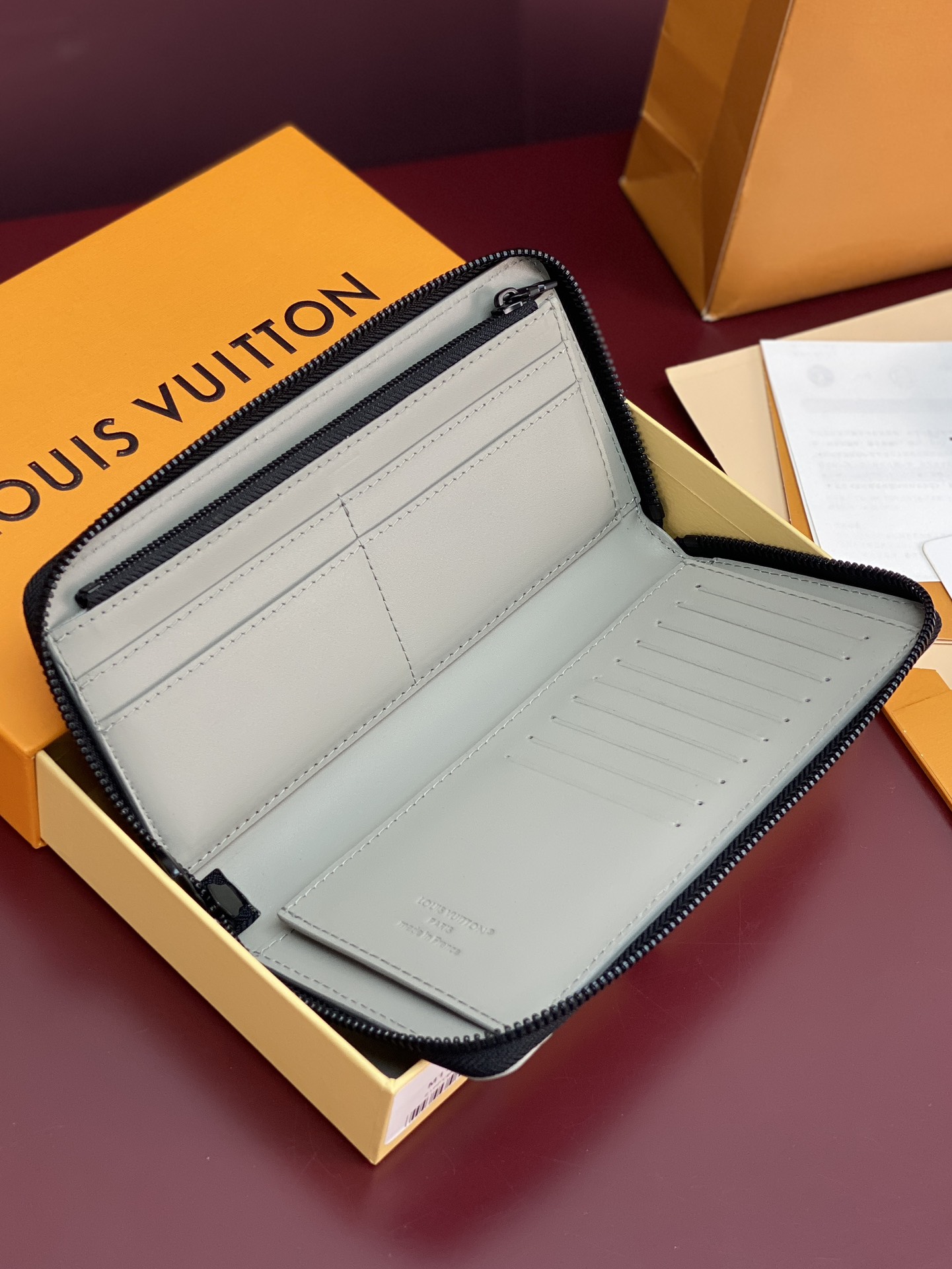 Louis Vuitton Basic Bag Cow Leather M-l-s