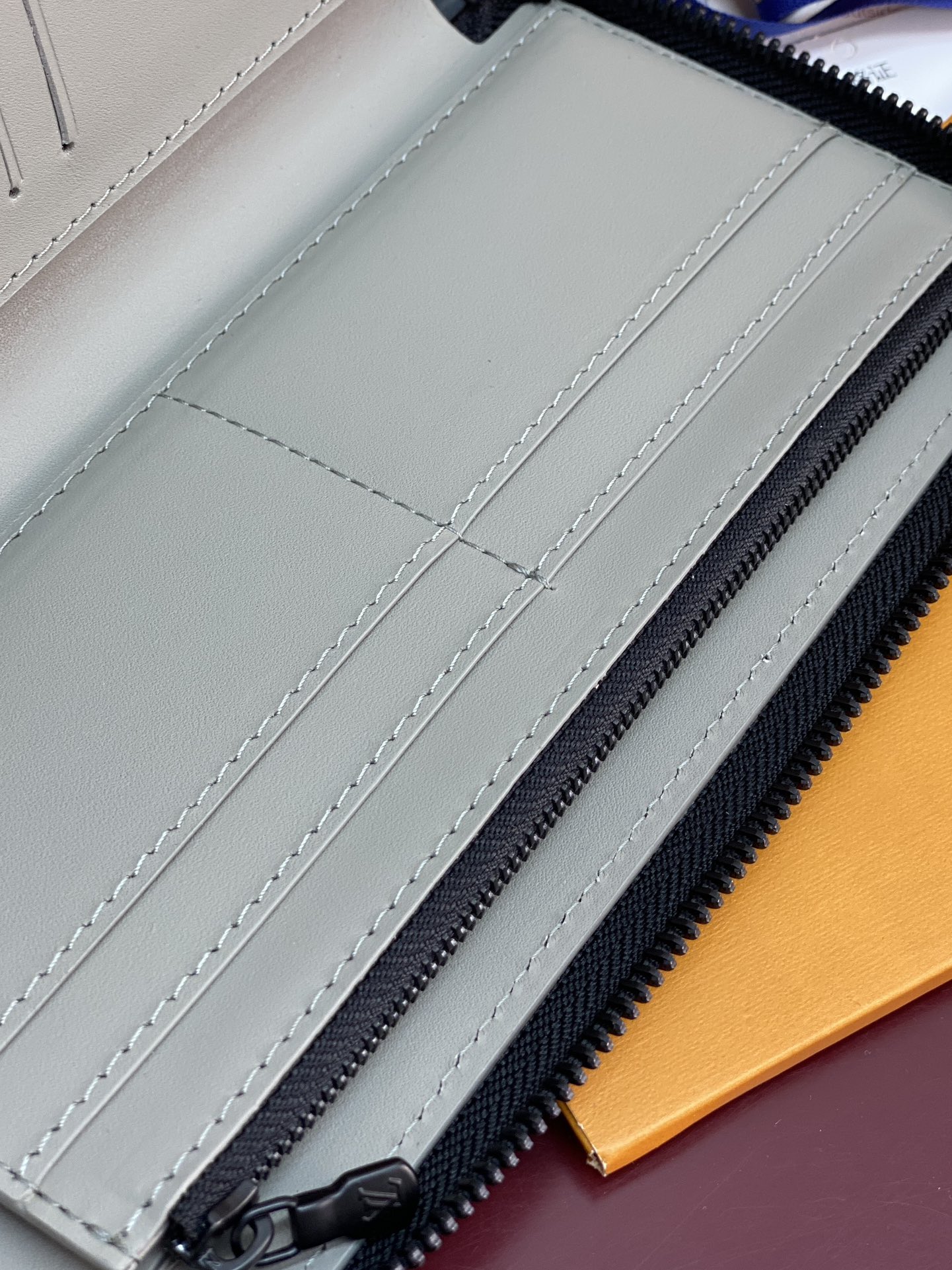 Louis Vuitton Basic Bag Cow Leather M-l-s