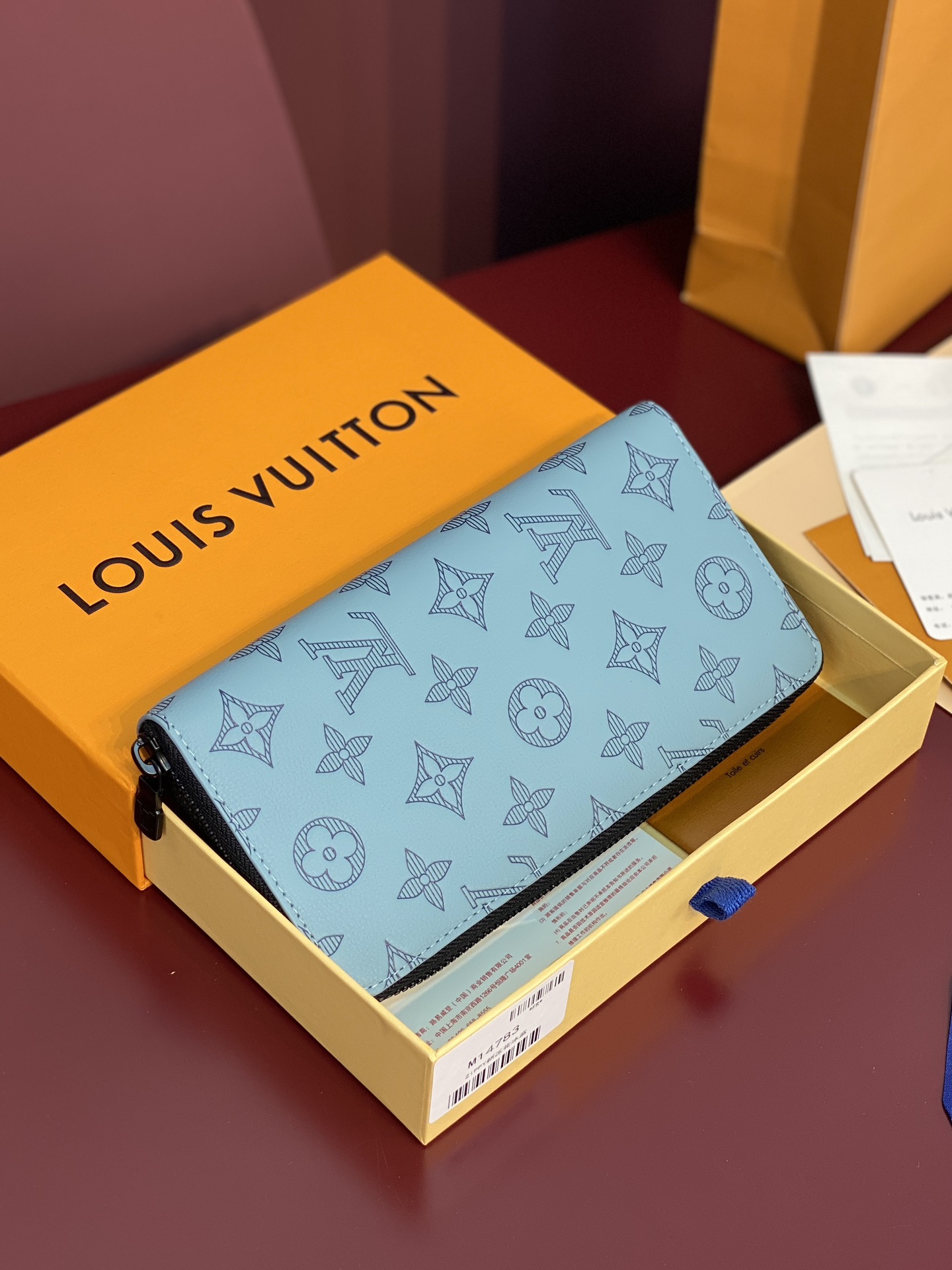 Louis Vuitton Basic Bag Cow Leather M-l-s