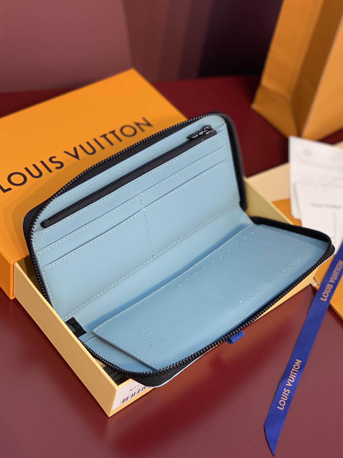 Louis Vuitton Basic Bag Cow Leather M-l-s