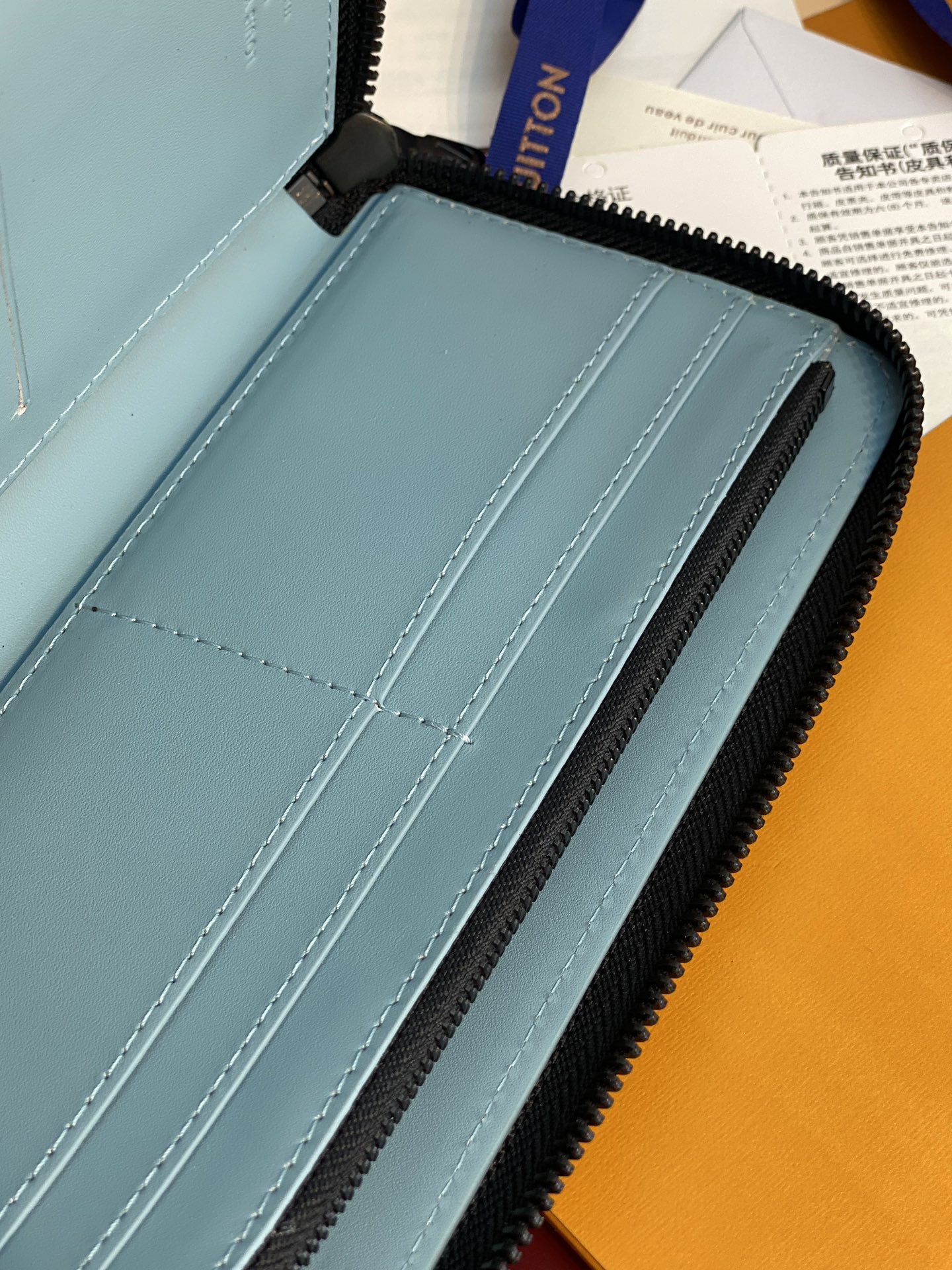 Louis Vuitton Basic Bag Cow Leather M-l-s