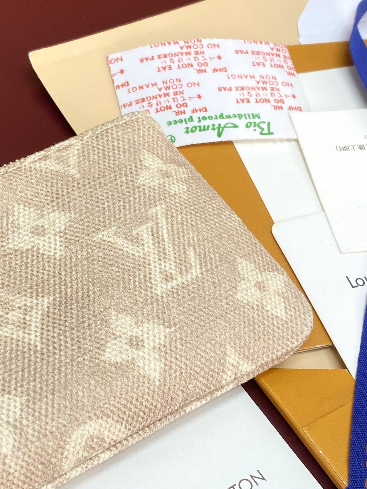 Louis Vuitton Basic Bag Canvas M-l-s