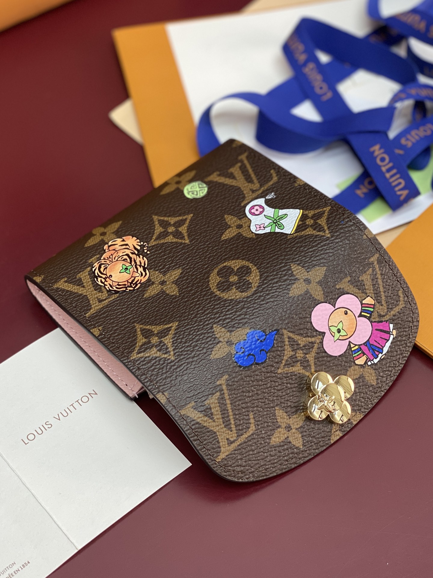 Louis Vuitton Female Basic Bag M