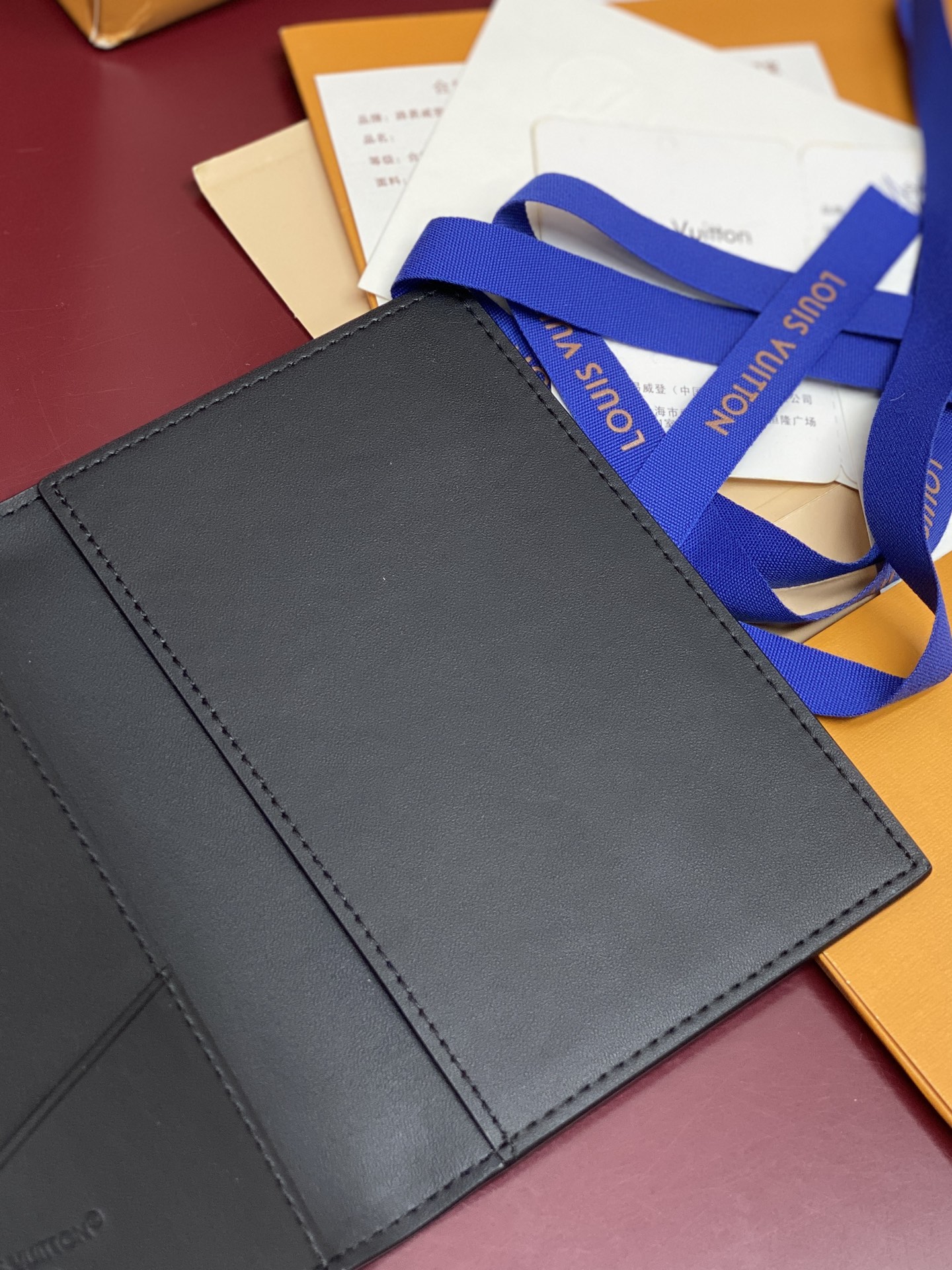 Louis Vuitton Basic Bag Canvas M