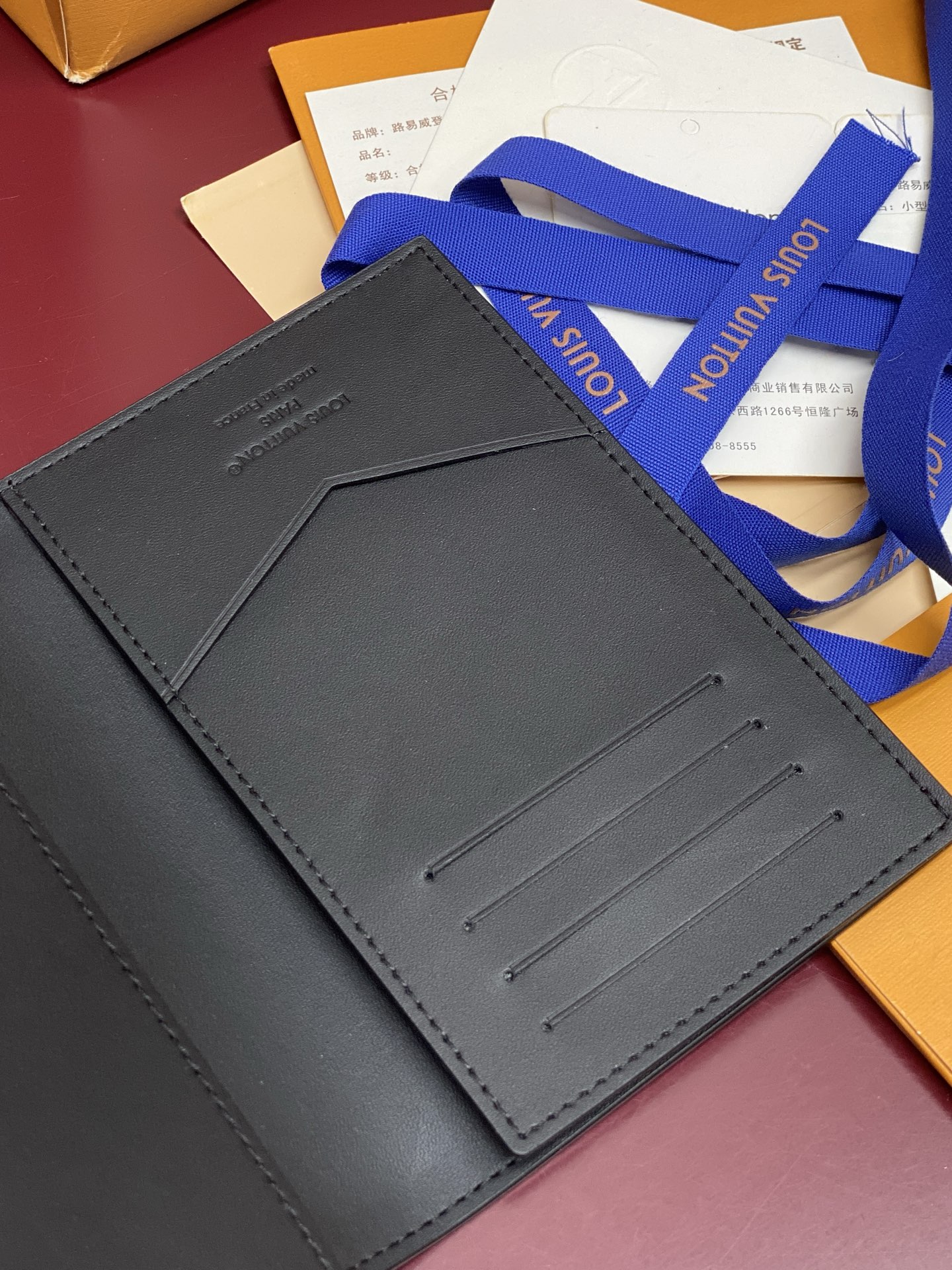 Louis Vuitton Basic Bag Canvas M