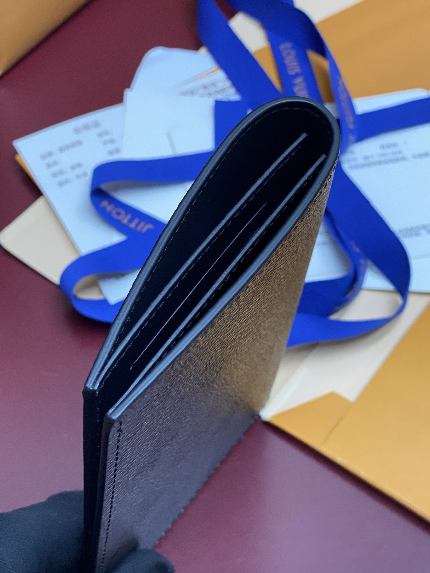 Louis Vuitton Basic Bag Canvas M