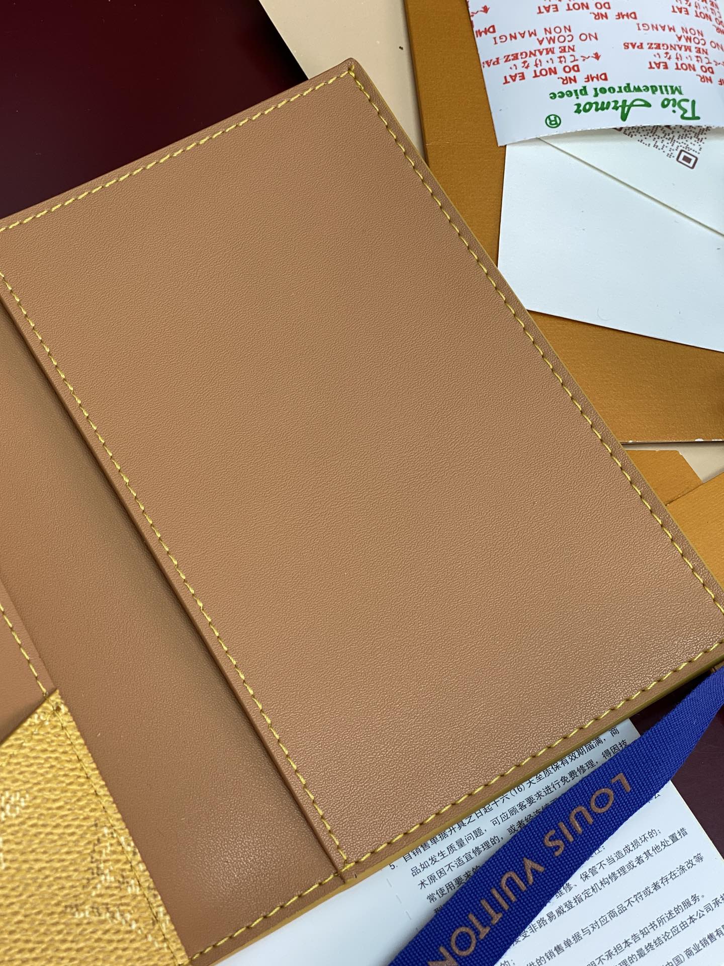 Louis Vuitton Basic Bag Canvas M-l-s