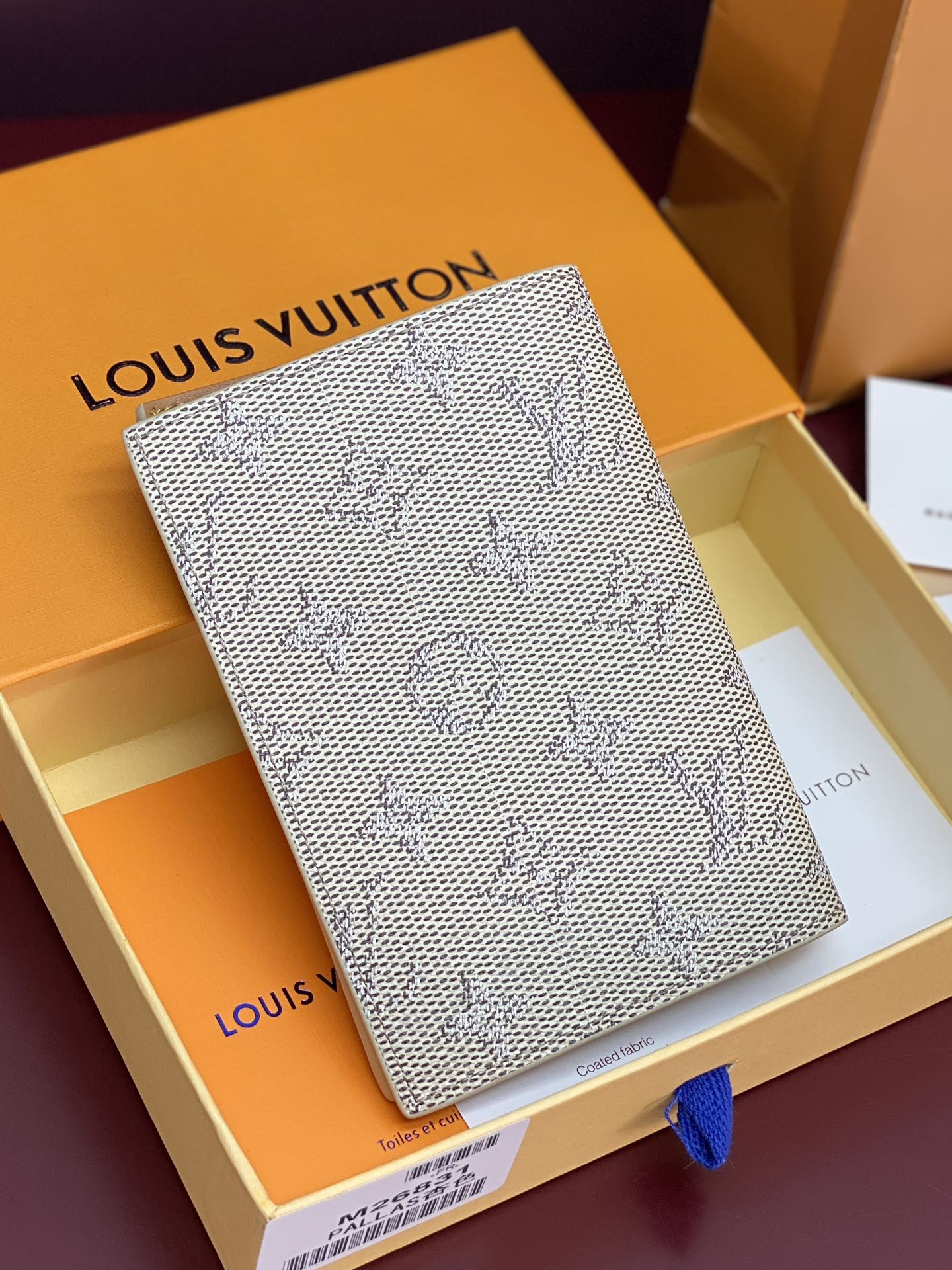 Louis Vuitton Basic Bag Canvas M-l-s