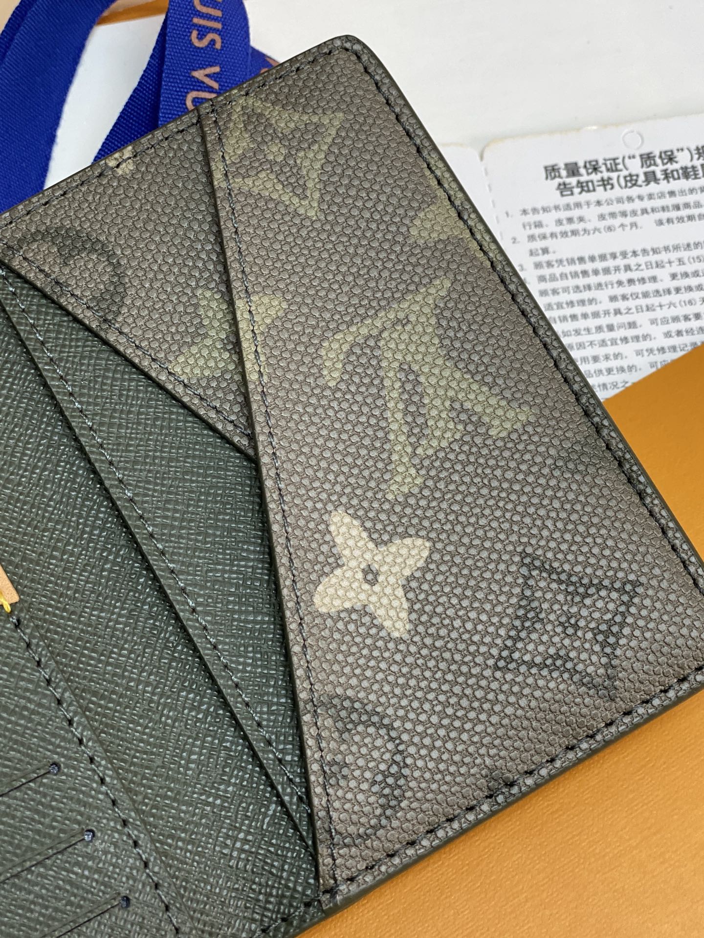 Louis Vuitton Basic Bag M-s