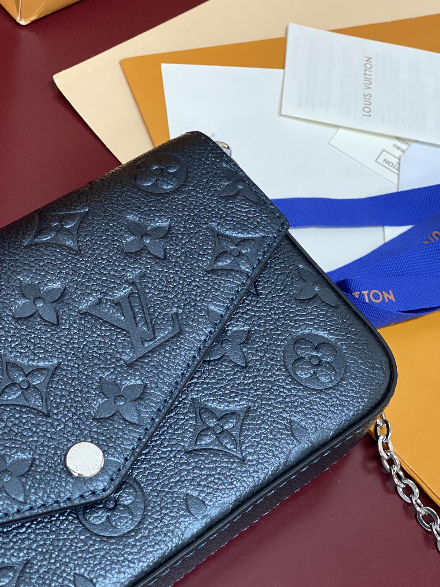 Louis Vuitton Basic Bag M-l