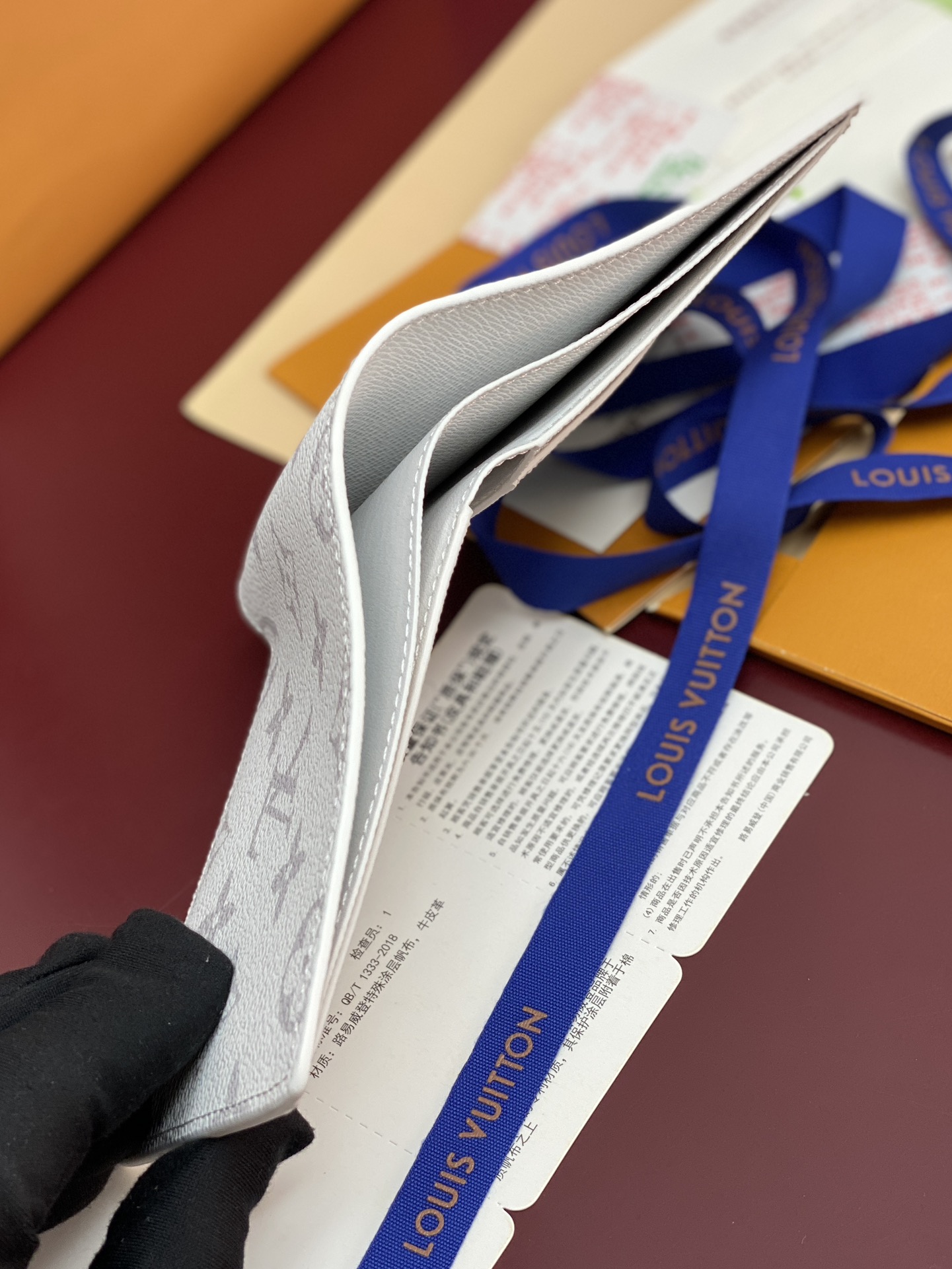 Louis Vuitton Basic Bag Canvas M-l-s