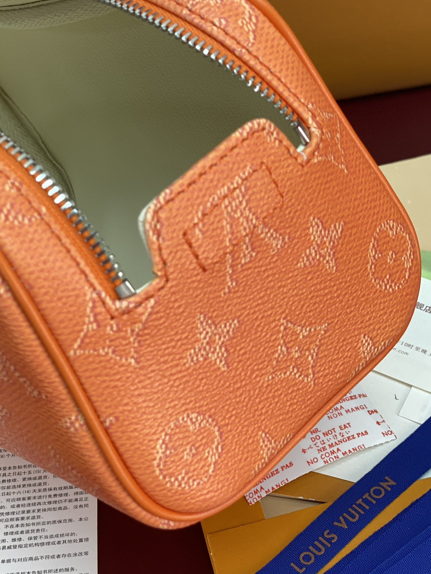 Louis Vuitton Basic Bag Cow Leather M