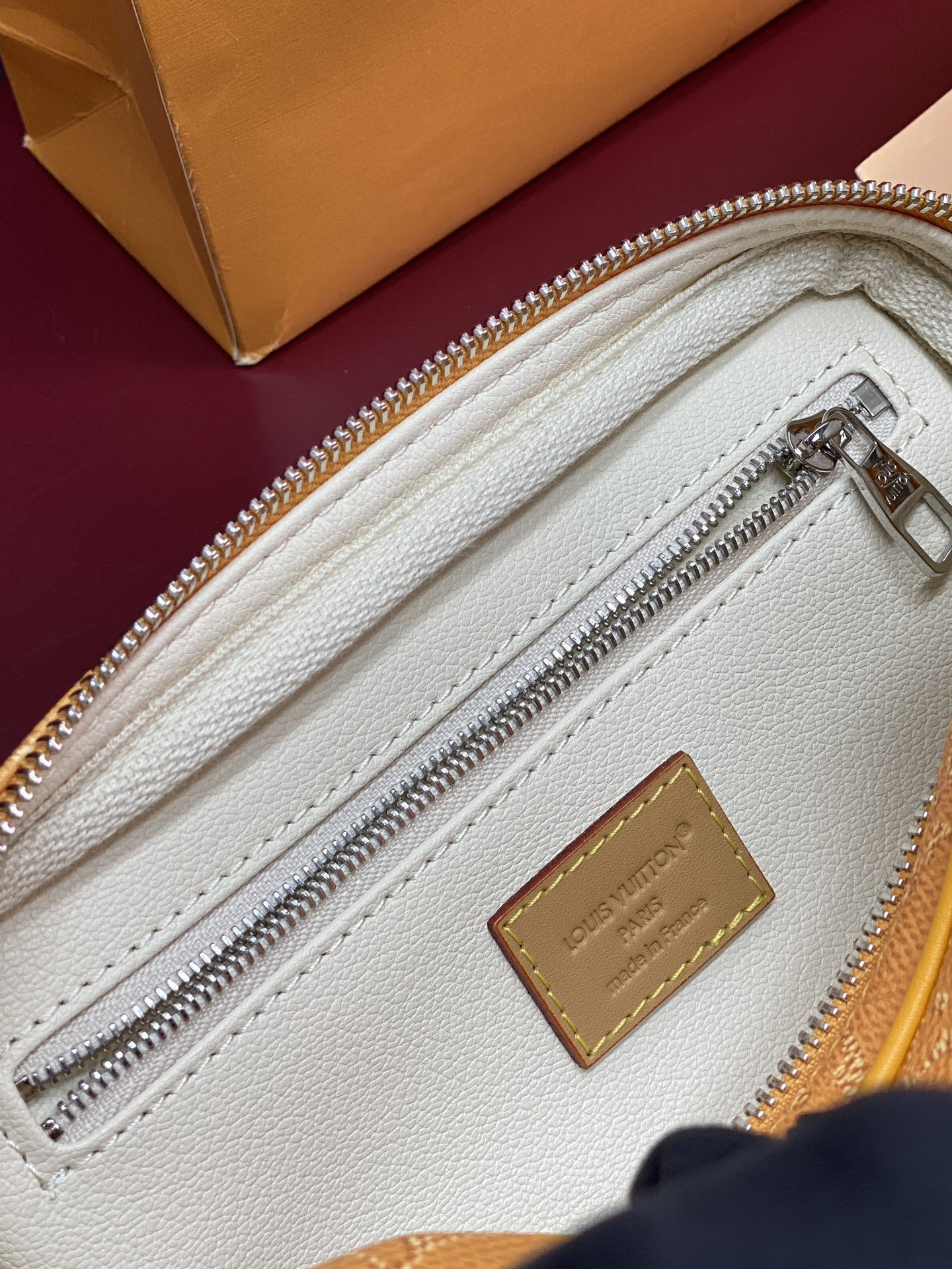 Louis Vuitton Basic Bag Cow Leather M