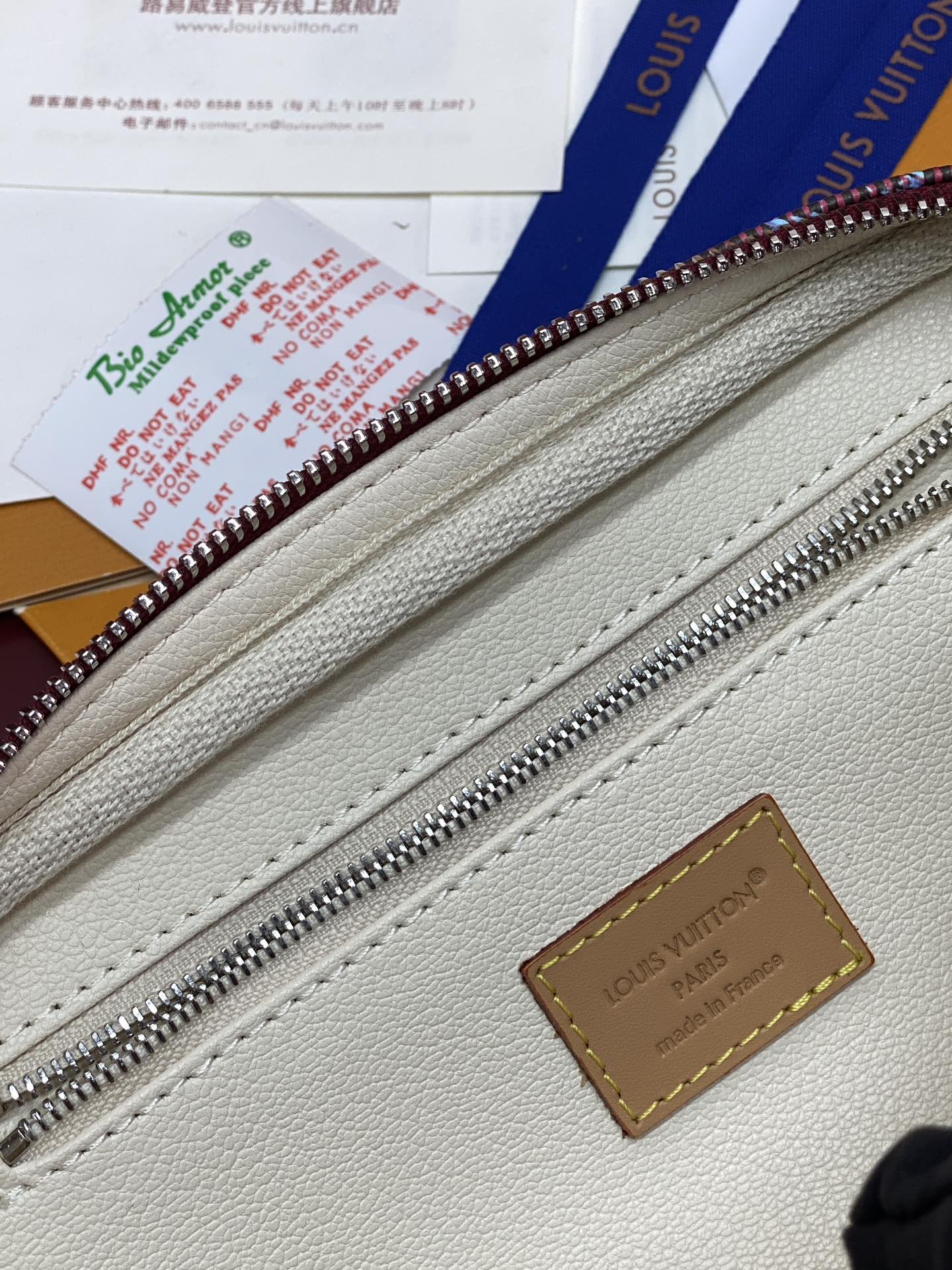 Louis Vuitton Basic Bag Cow Leather M