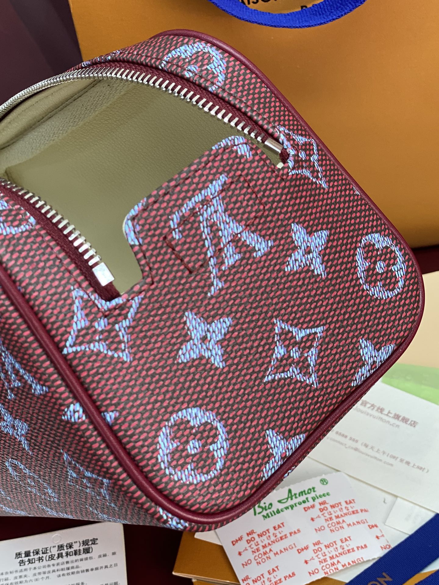 Louis Vuitton Basic Bag Cow Leather M