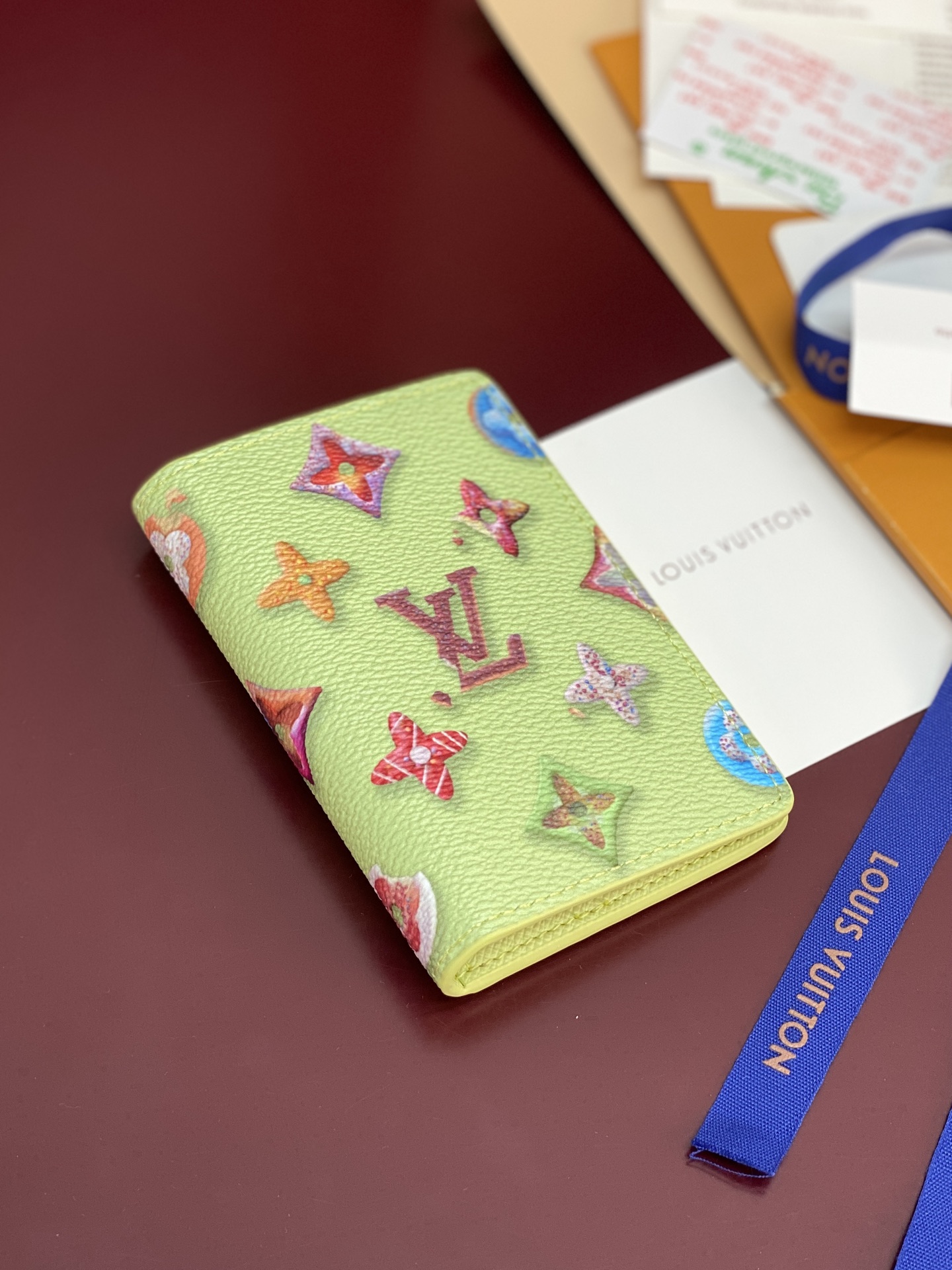 Louis Vuitton Basic Bag Canvas M