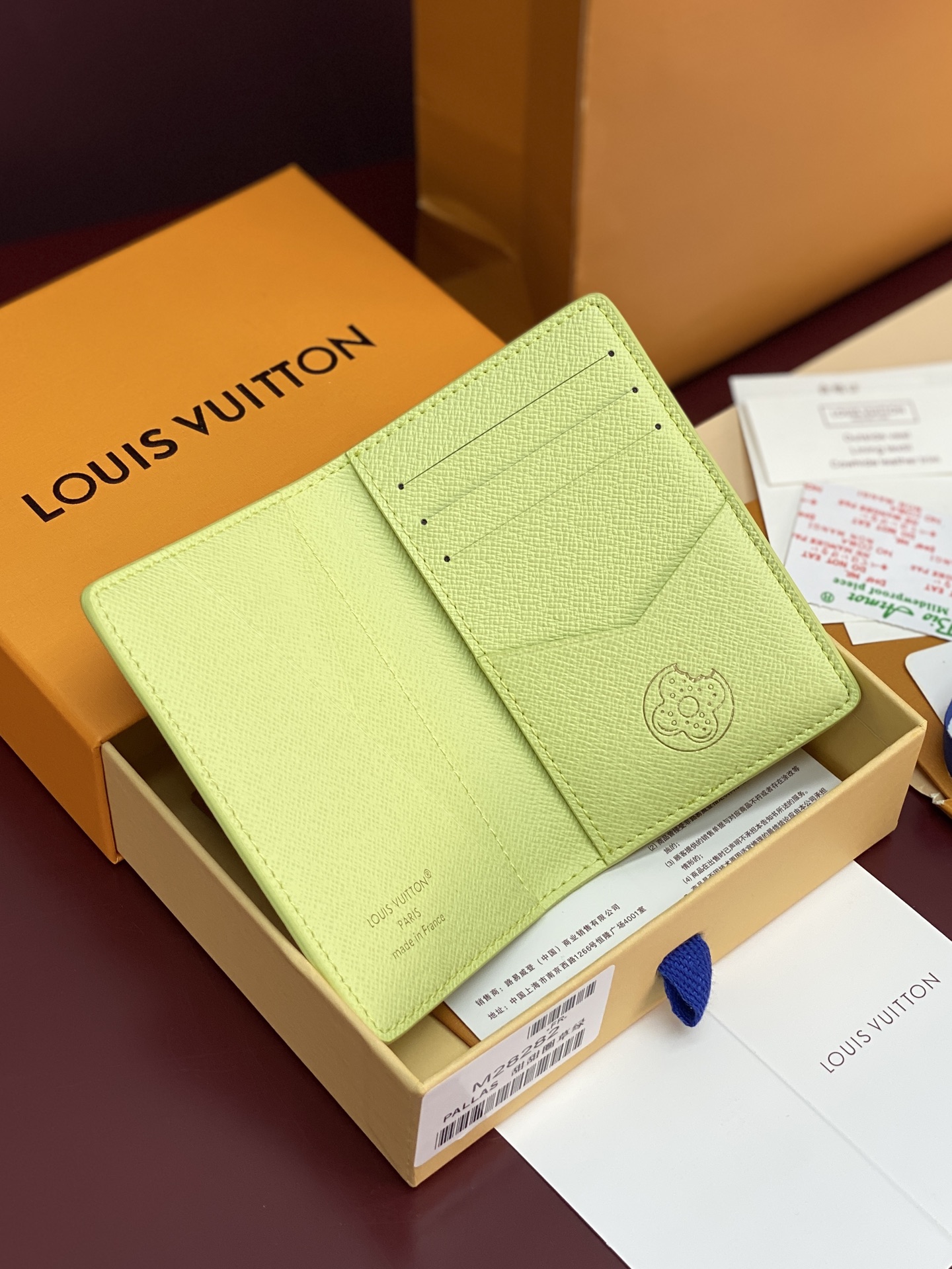 Louis Vuitton Basic Bag Canvas M