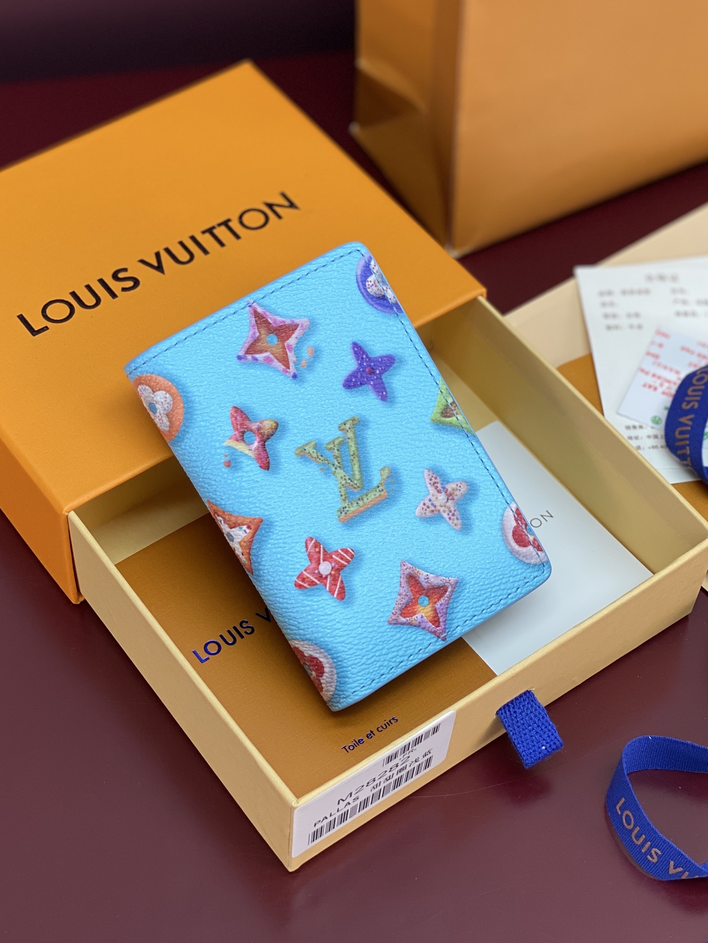 Louis Vuitton Basic Bag Canvas M