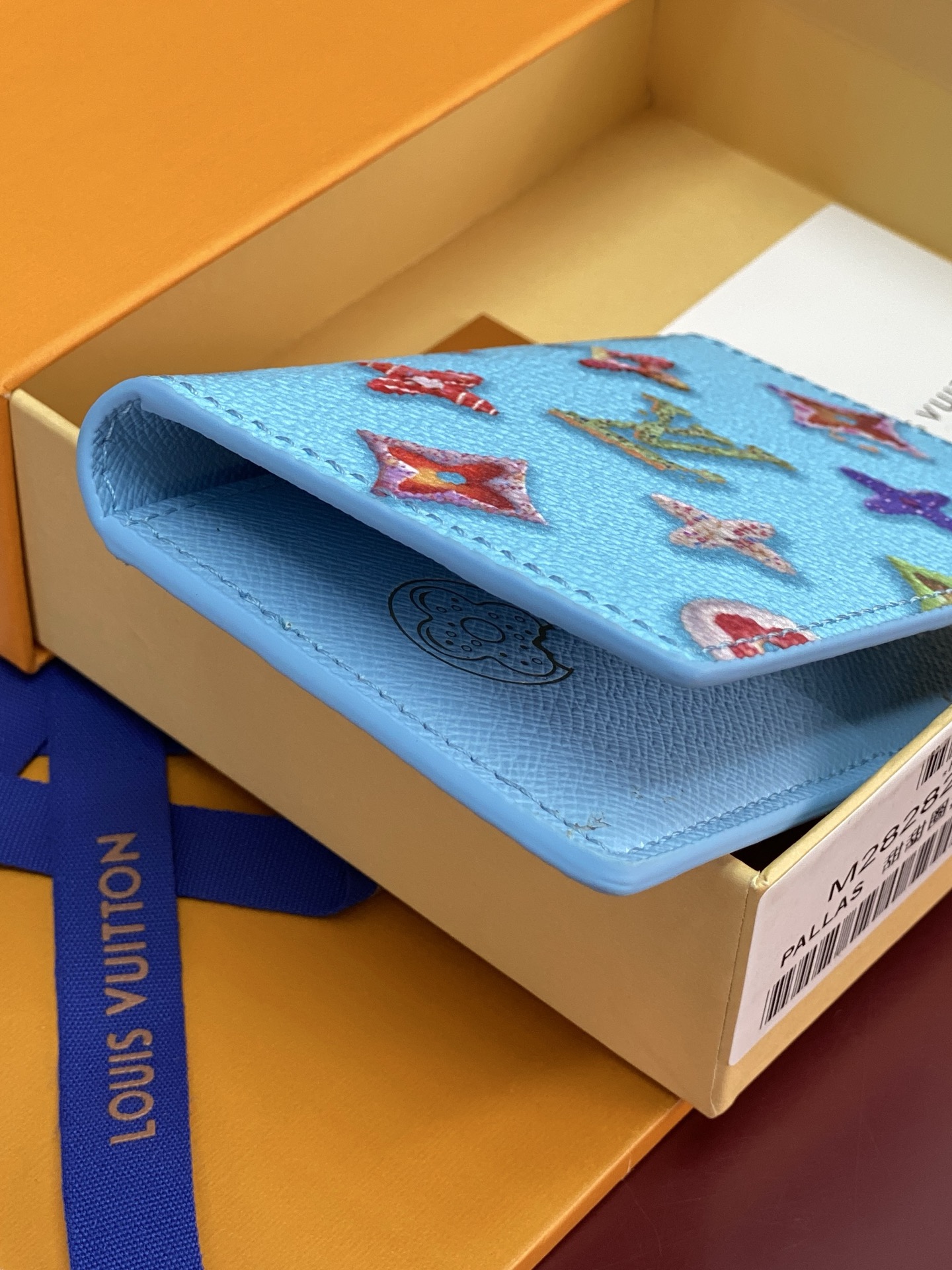 Louis Vuitton Basic Bag Canvas M