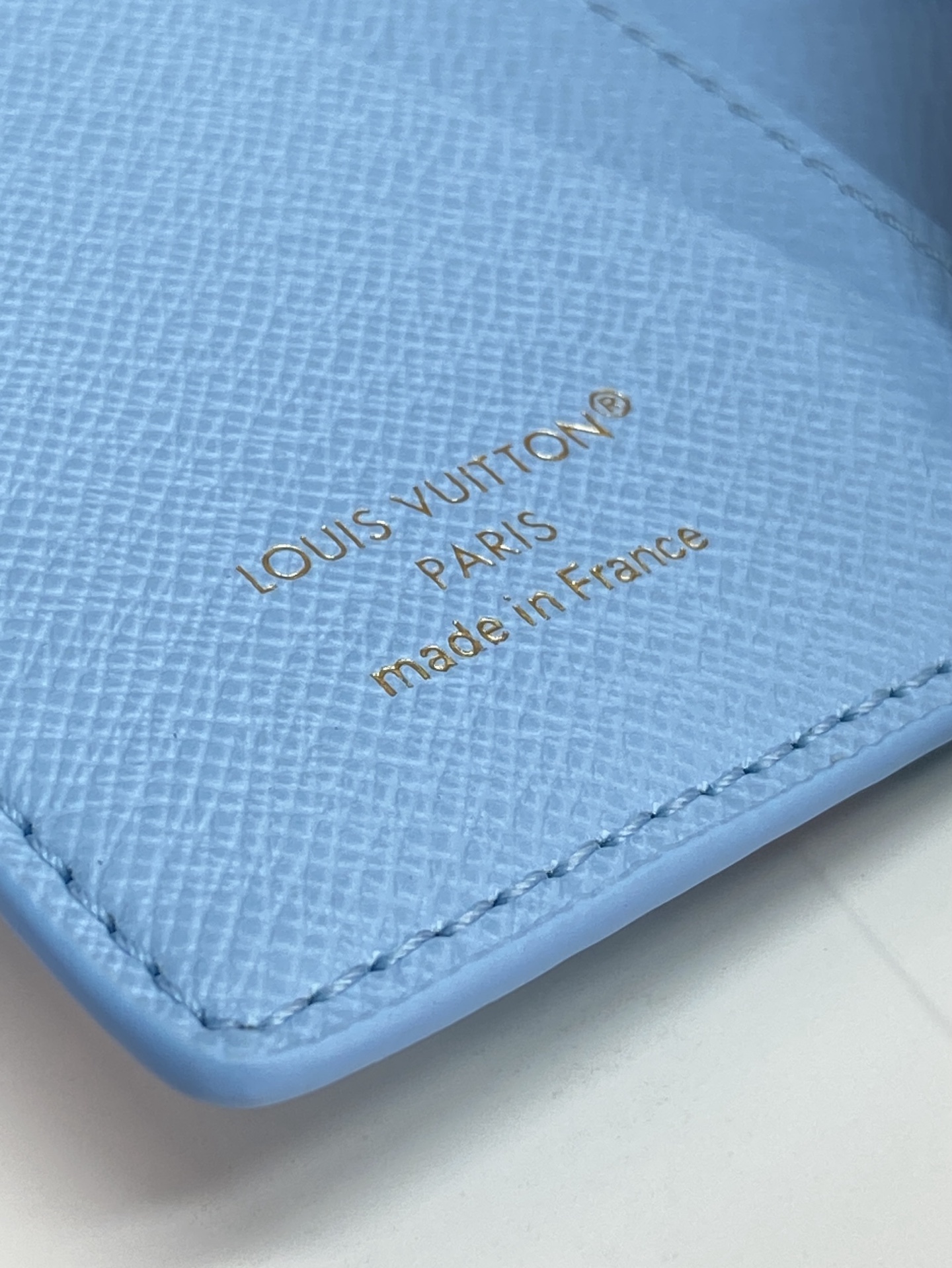 Louis Vuitton Basic Bag Canvas M