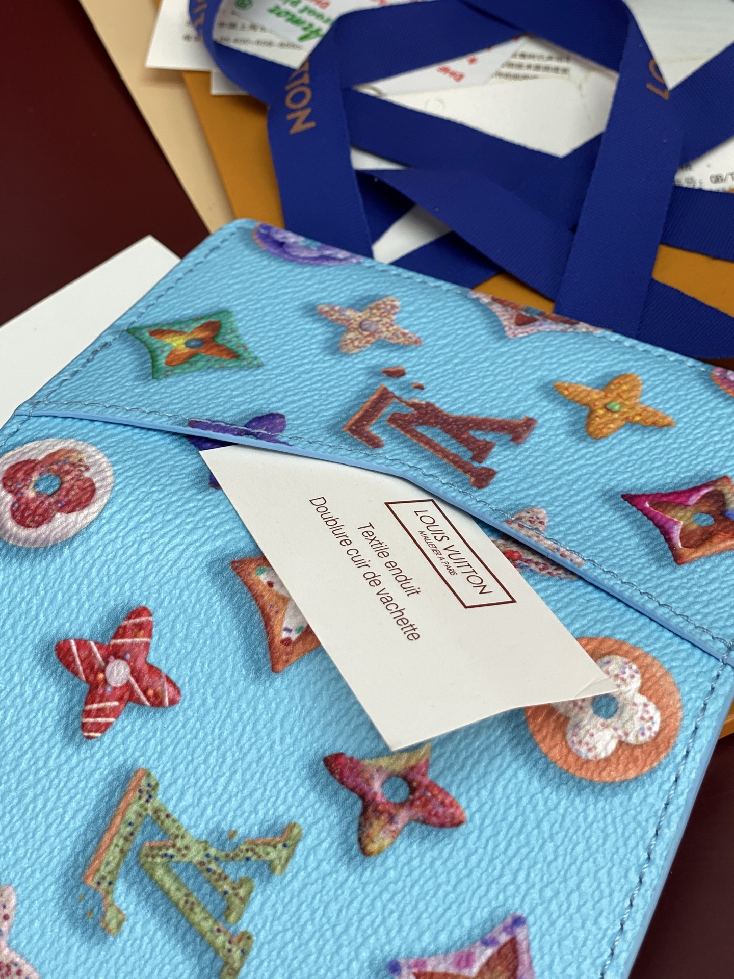 Louis Vuitton Basic Bag Canvas M